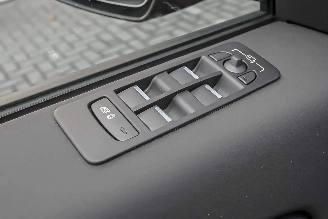 Land Rover Discovery Sport 2026 — фото 12