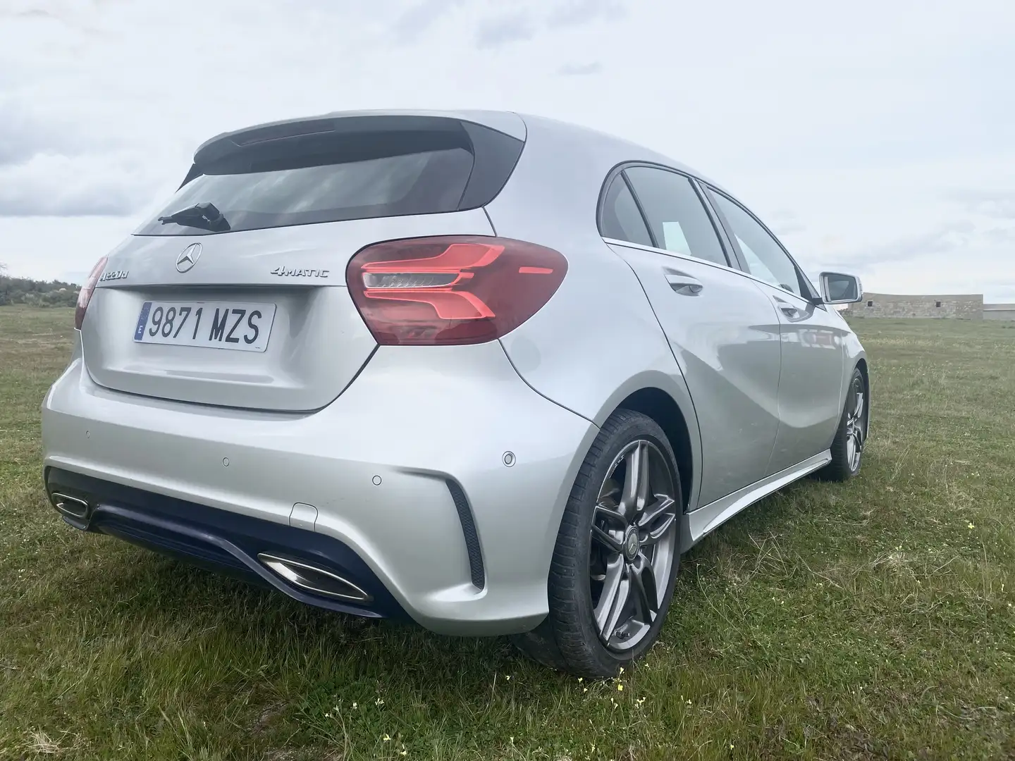 Mercedes-Benz A 220 220d 4Matic 7G-DCT - 2