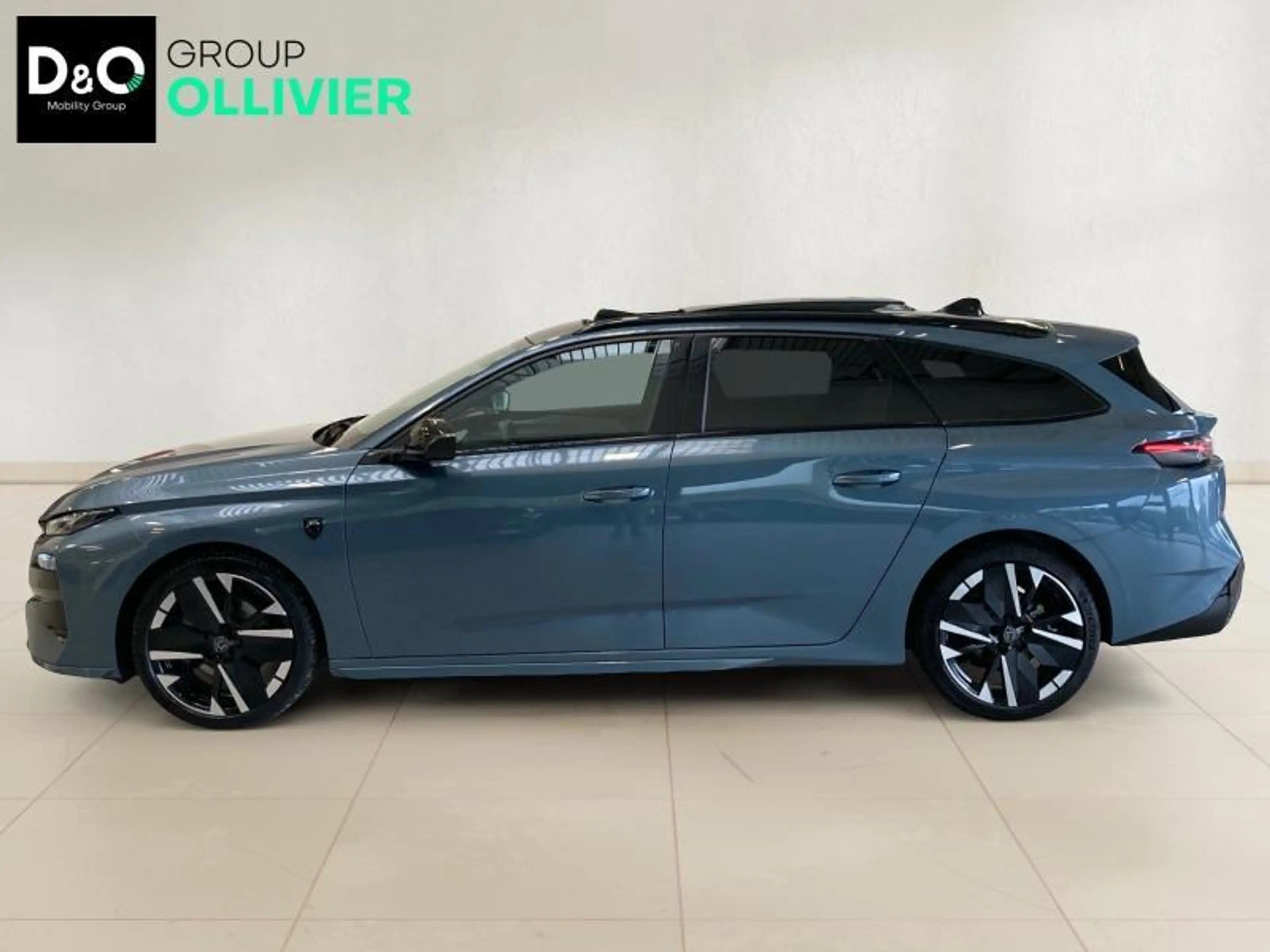 Peugeot 308 III & e- GT*TOIT OUVRANT/CAM360/NAVI* — photo 4