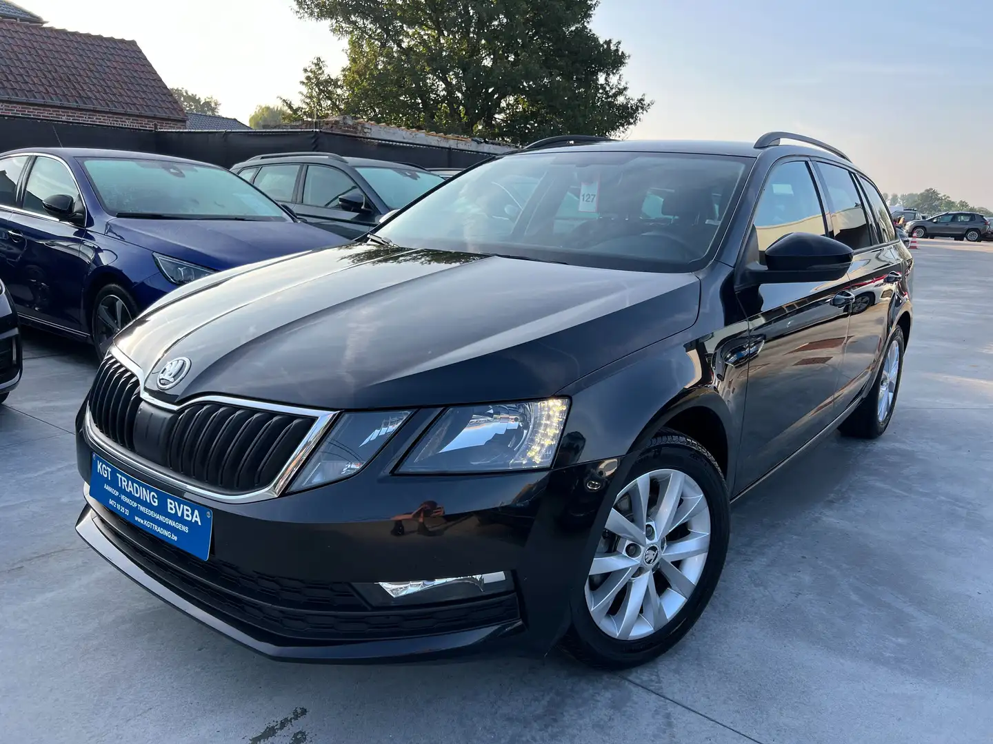 Skoda Octavia 1.0 TSI BREAK NAVIGATIE LEDER BLUETOOTH CARPLAY Zwart - 1