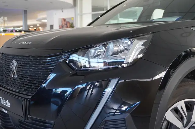 Peugeot 2008 view 5