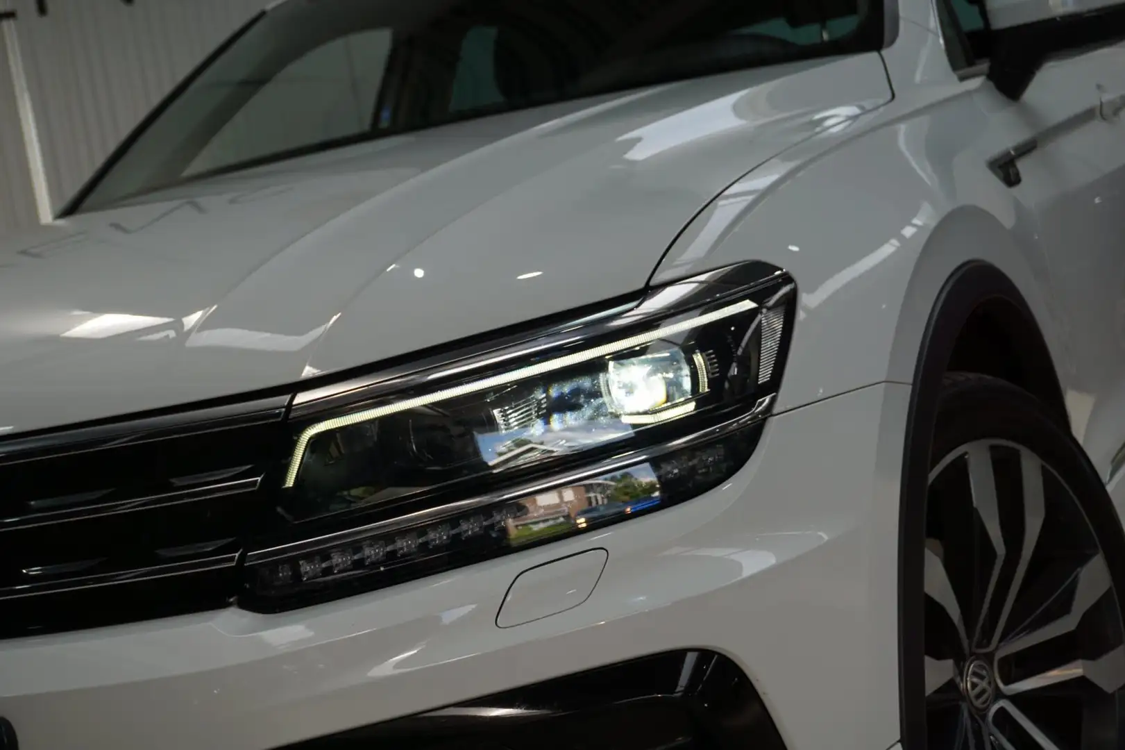 Volkswagen Tiguan 2.0 TSI 180pk 4Motion R-Line Matrix LED|Standkache Blanc - 2