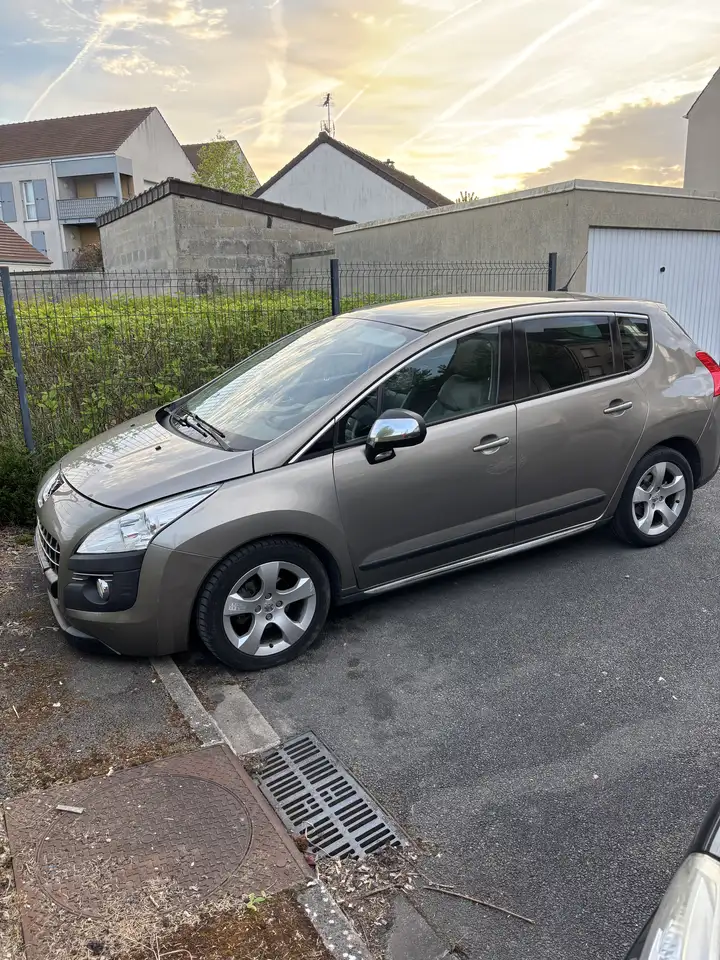 Peugeot 3008 1.6 HDi 16V 112ch FAP FÃ©line
