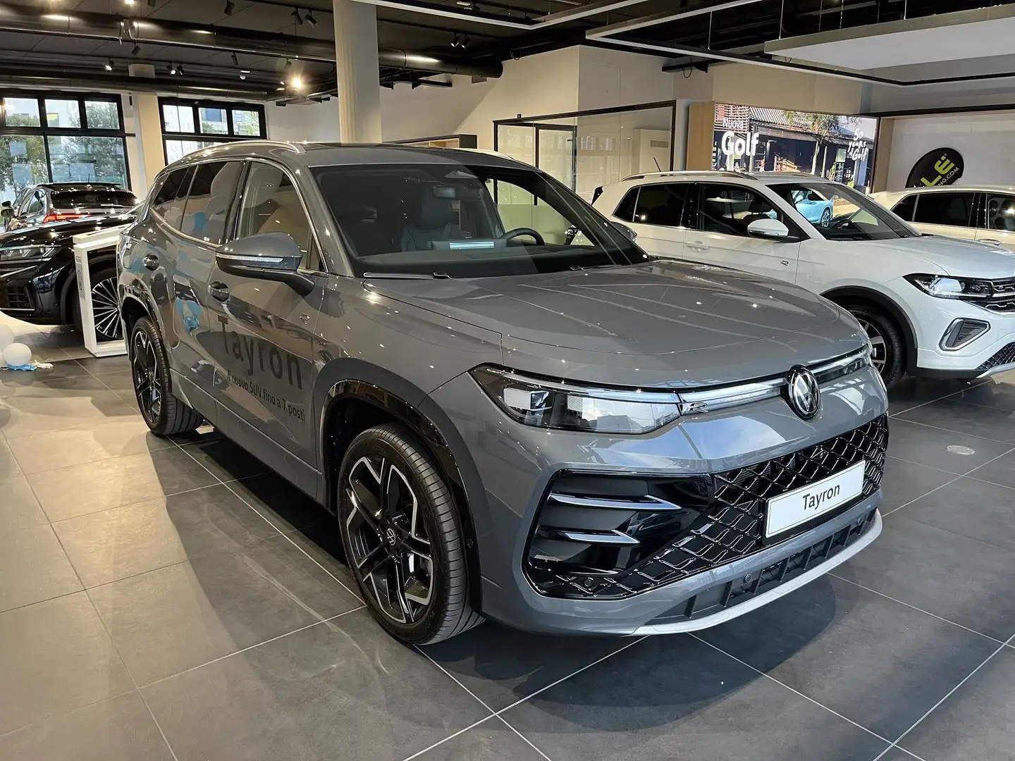 Volkswagen Tayron 2.0 TDI SCR 193 CV 4Motion DSG R-Line Plus Grigio - 2