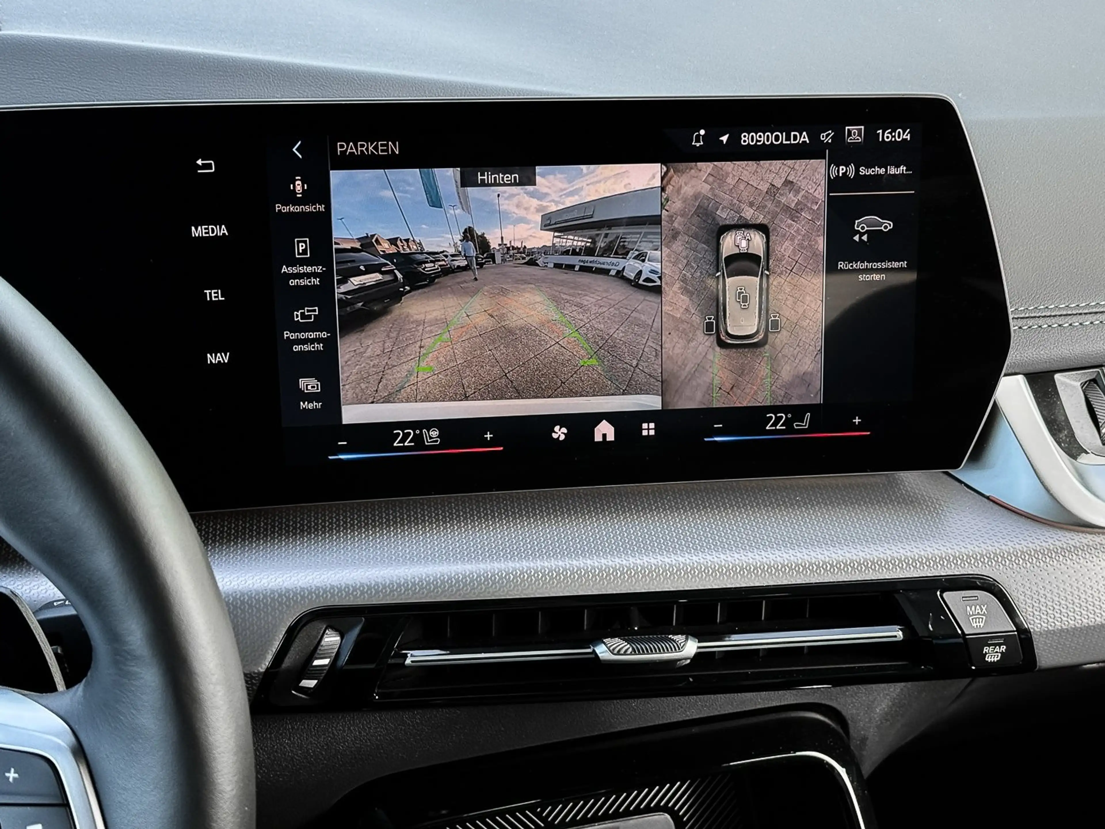 BMW 220 i Active Tourer M Sport HUD PANO ACC AHK RFK — photo 14