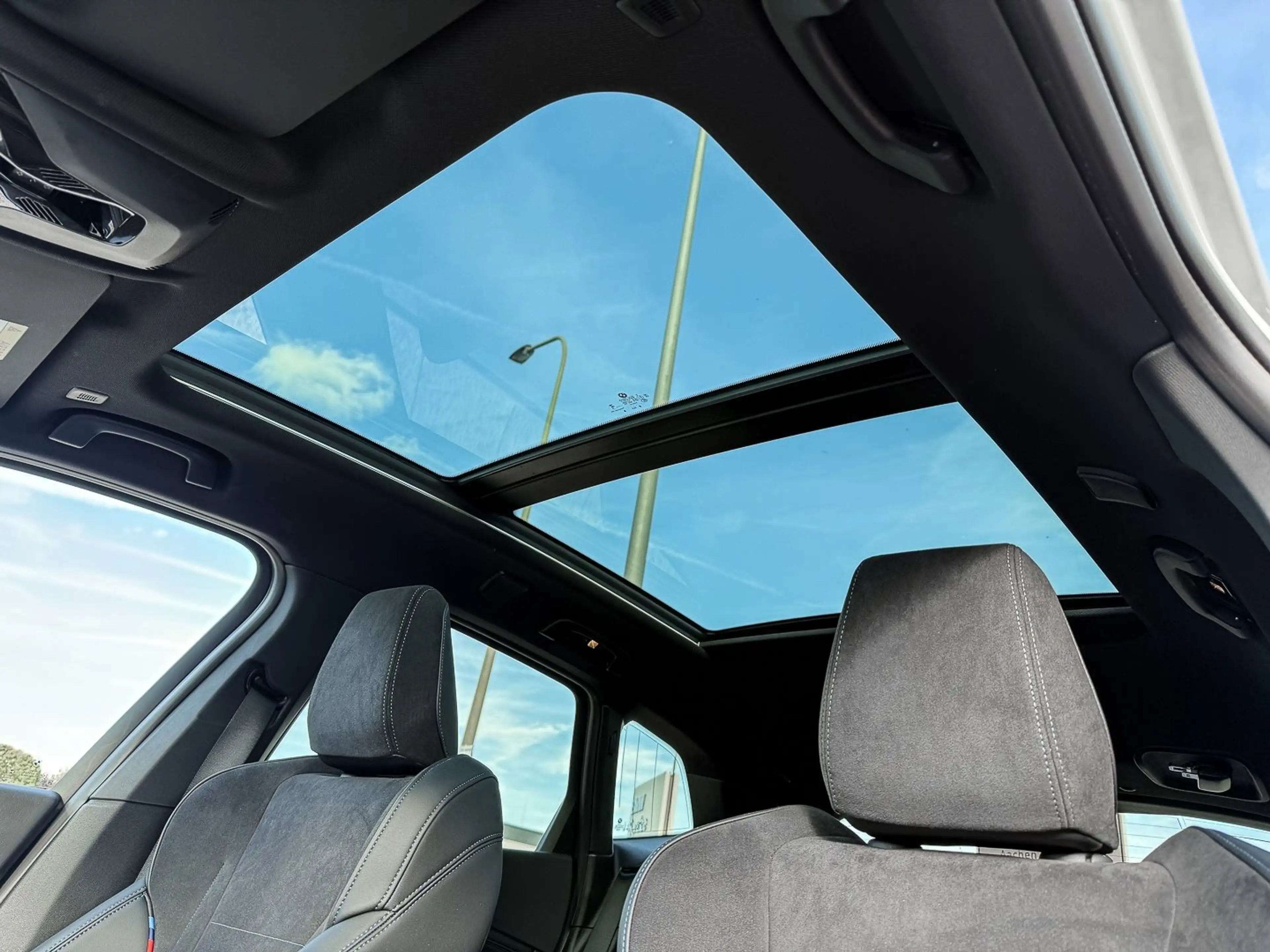 BMW 220 i Active Tourer M Sport HUD PANO ACC AHK RFK — photo 7