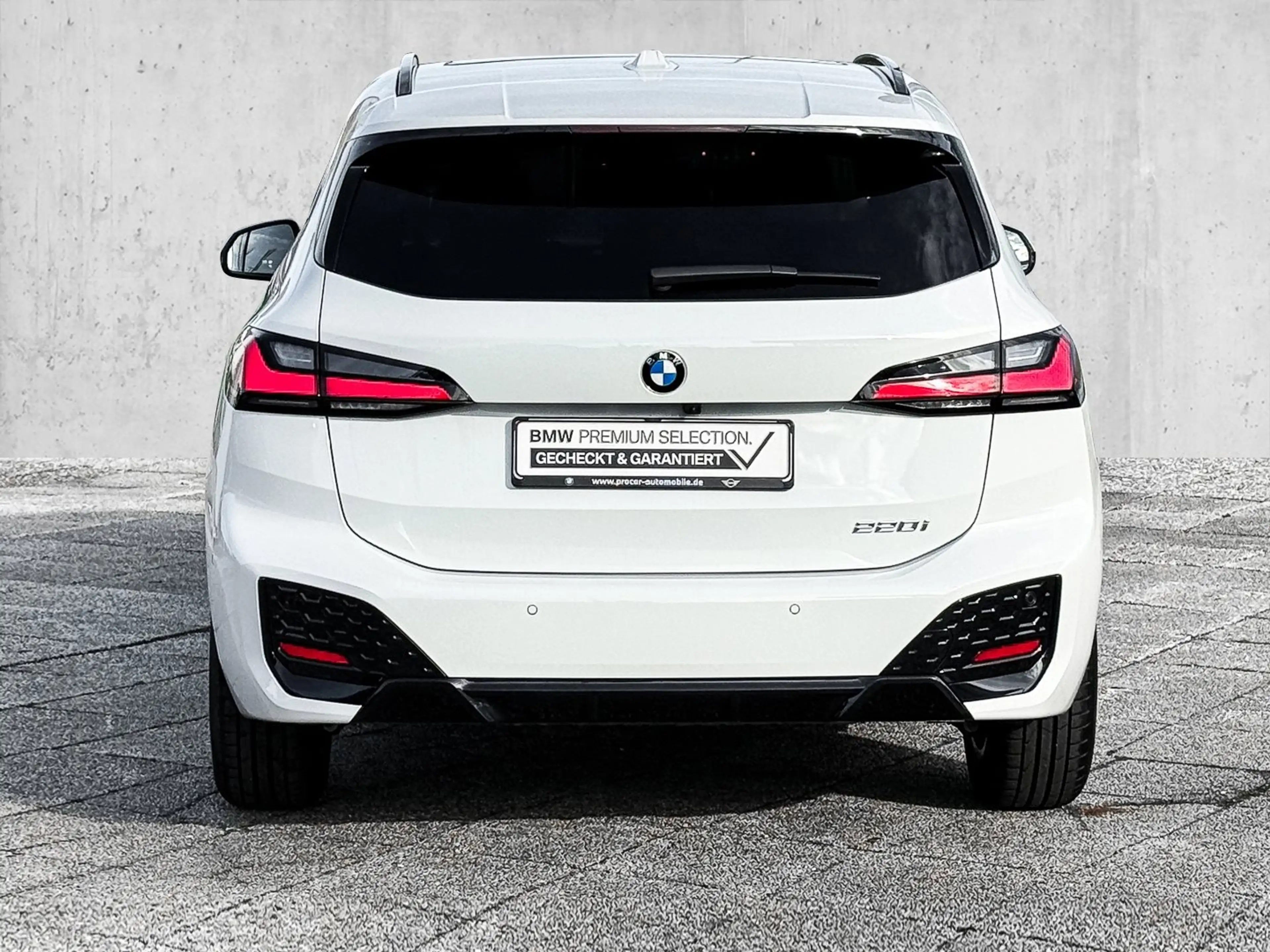 BMW 220 i Active Tourer M Sport HUD PANO ACC AHK RFK — photo 4
