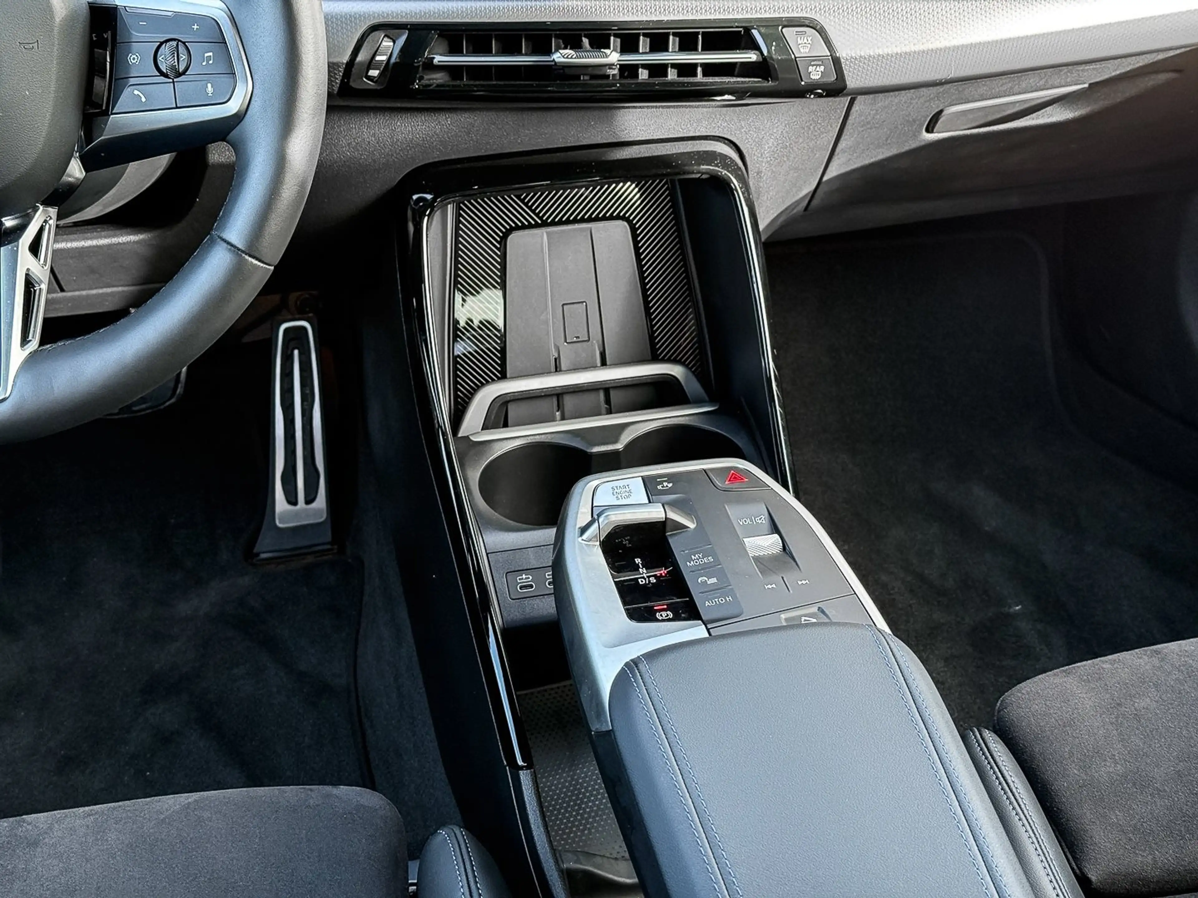 BMW 220 i Active Tourer M Sport HUD PANO ACC AHK RFK — photo 15