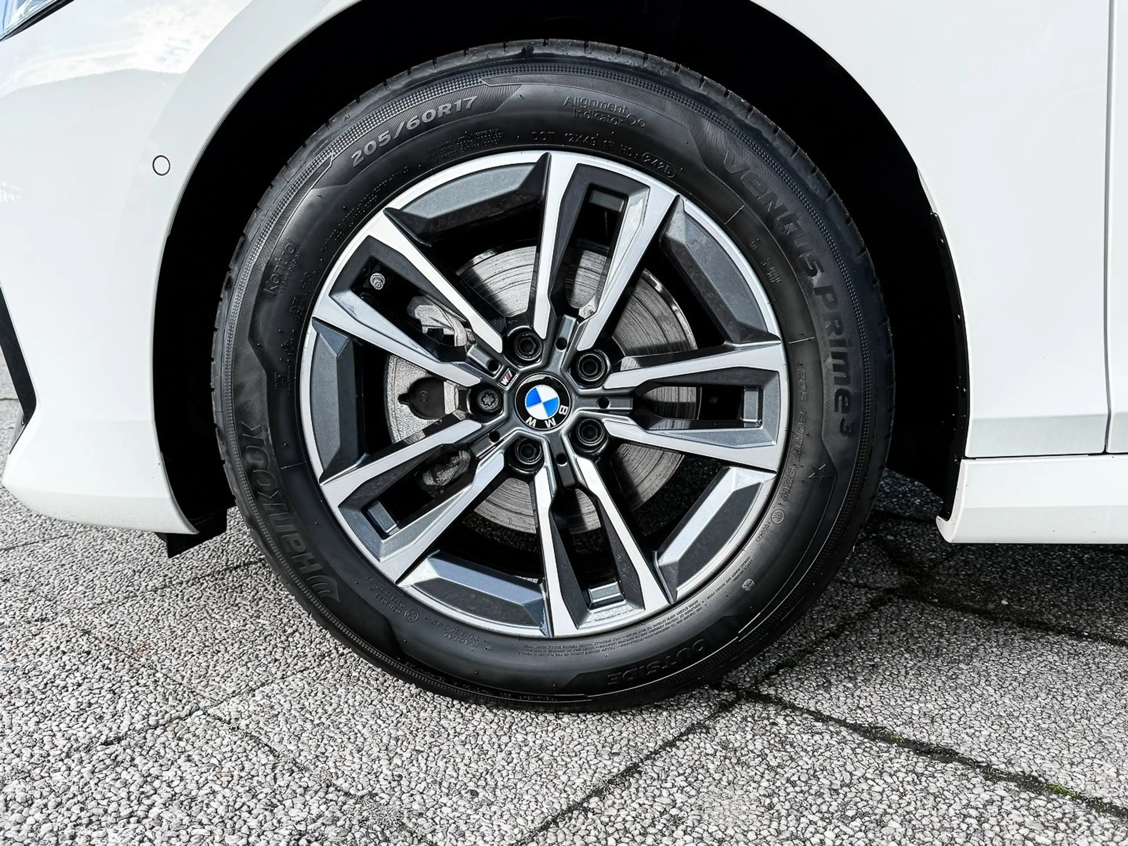 BMW 220 i Active Tourer M Sport HUD PANO ACC AHK RFK — photo 6