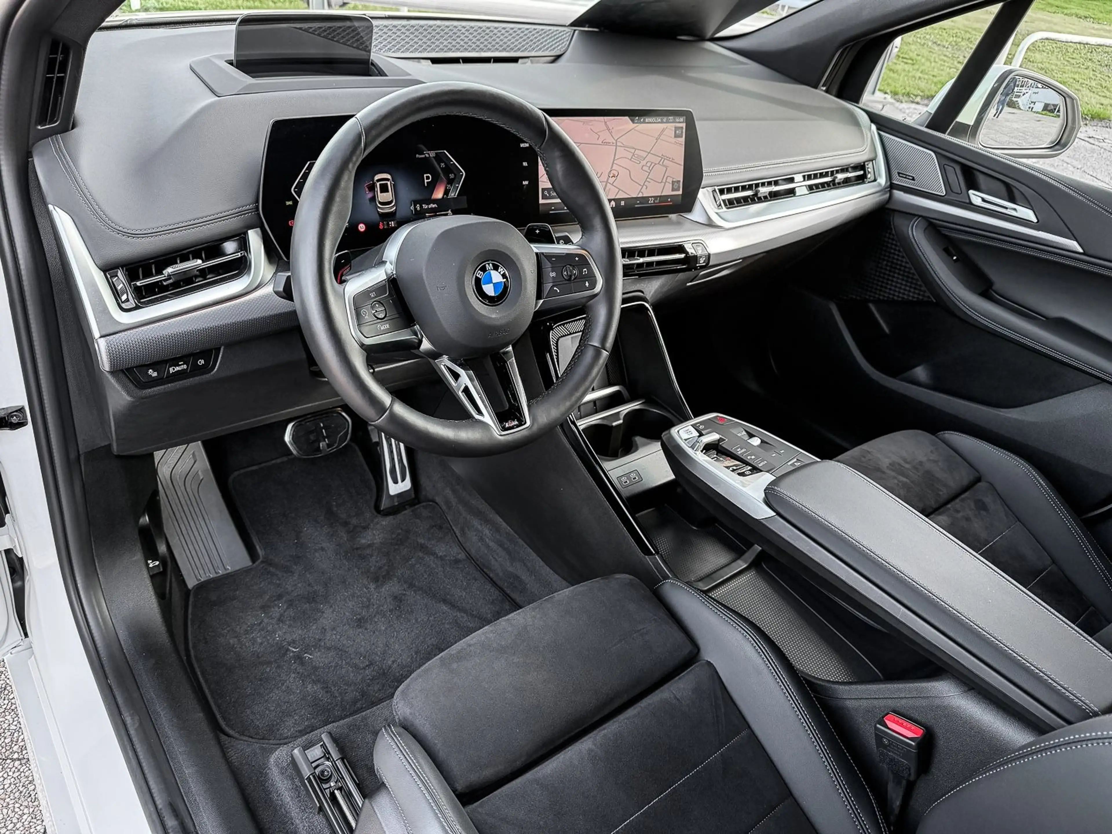 BMW 220 i Active Tourer M Sport HUD PANO ACC AHK RFK — photo 9