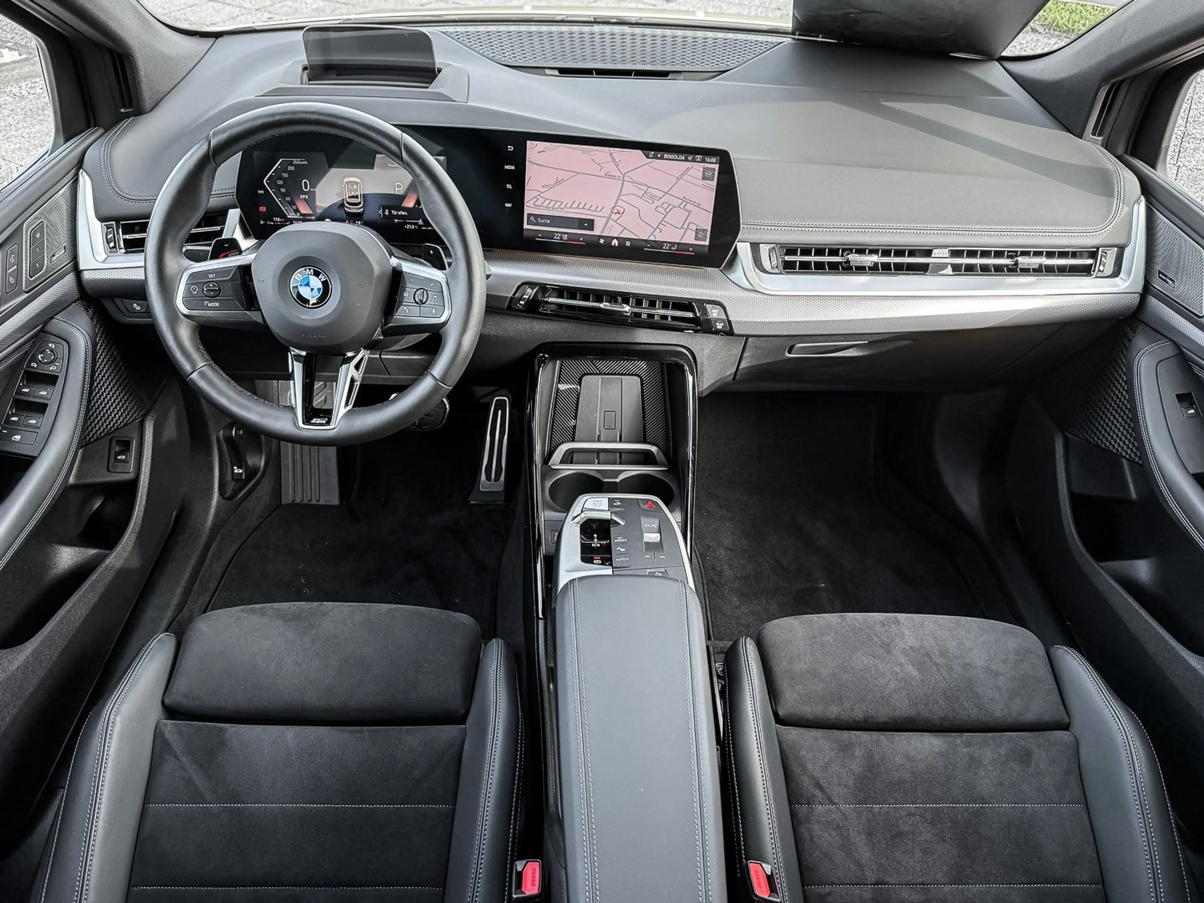 BMW 220 i Active Tourer M Sport HUD PANO ACC AHK RFK — photo 10