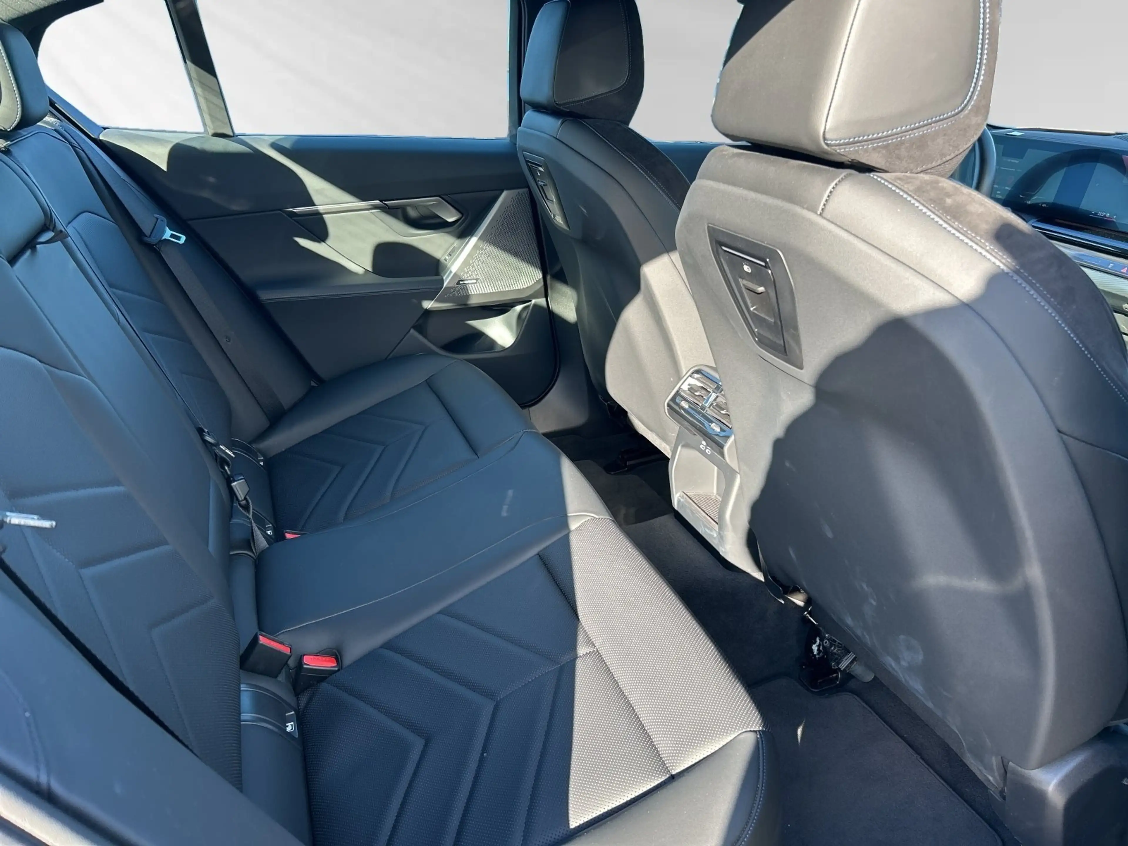 BMW i5 eDrive40 M Sport|AHK|Harman/Kardon|Stop&Go — photo 15