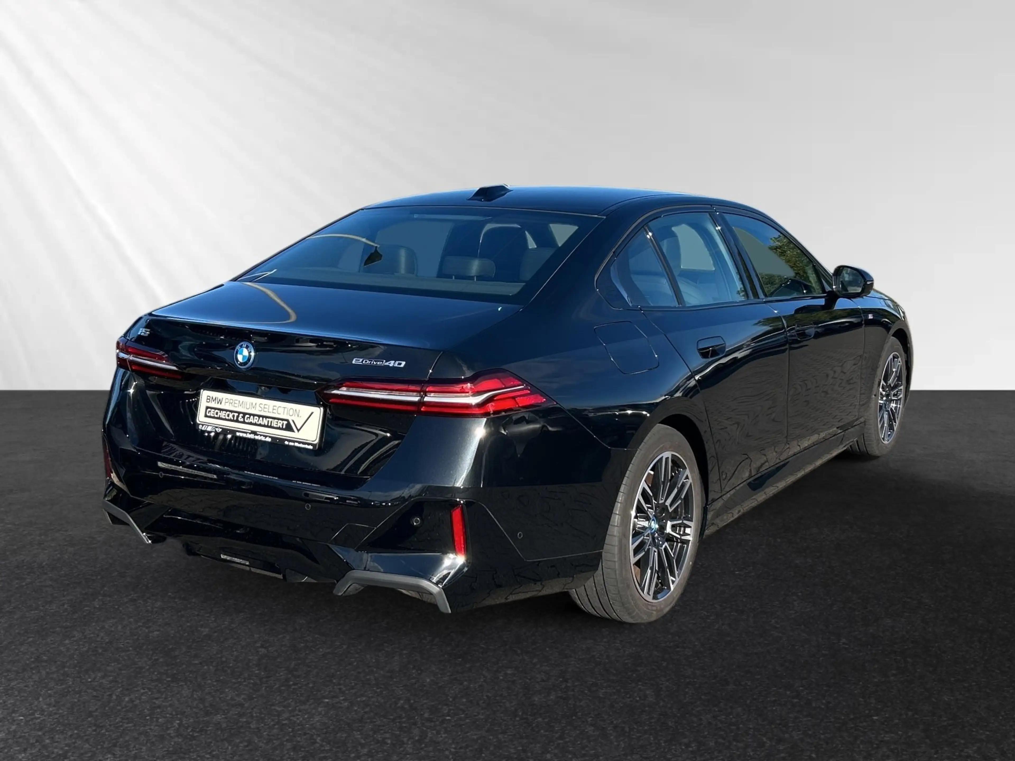 BMW i5 eDrive40 M Sport|AHK|Harman/Kardon|Stop&Go — photo 3