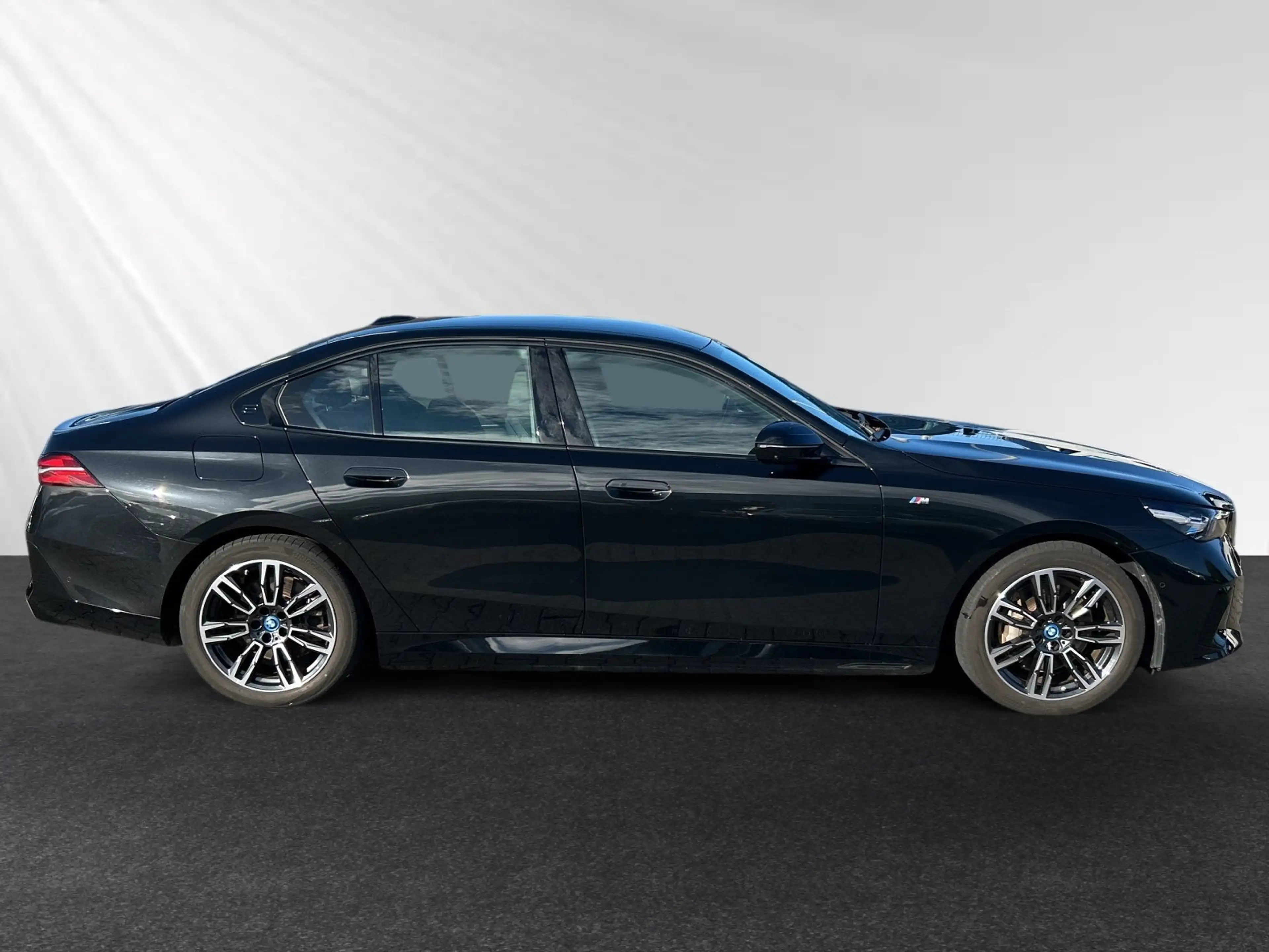 BMW i5 eDrive40 M Sport|AHK|Harman/Kardon|Stop&Go — photo 2