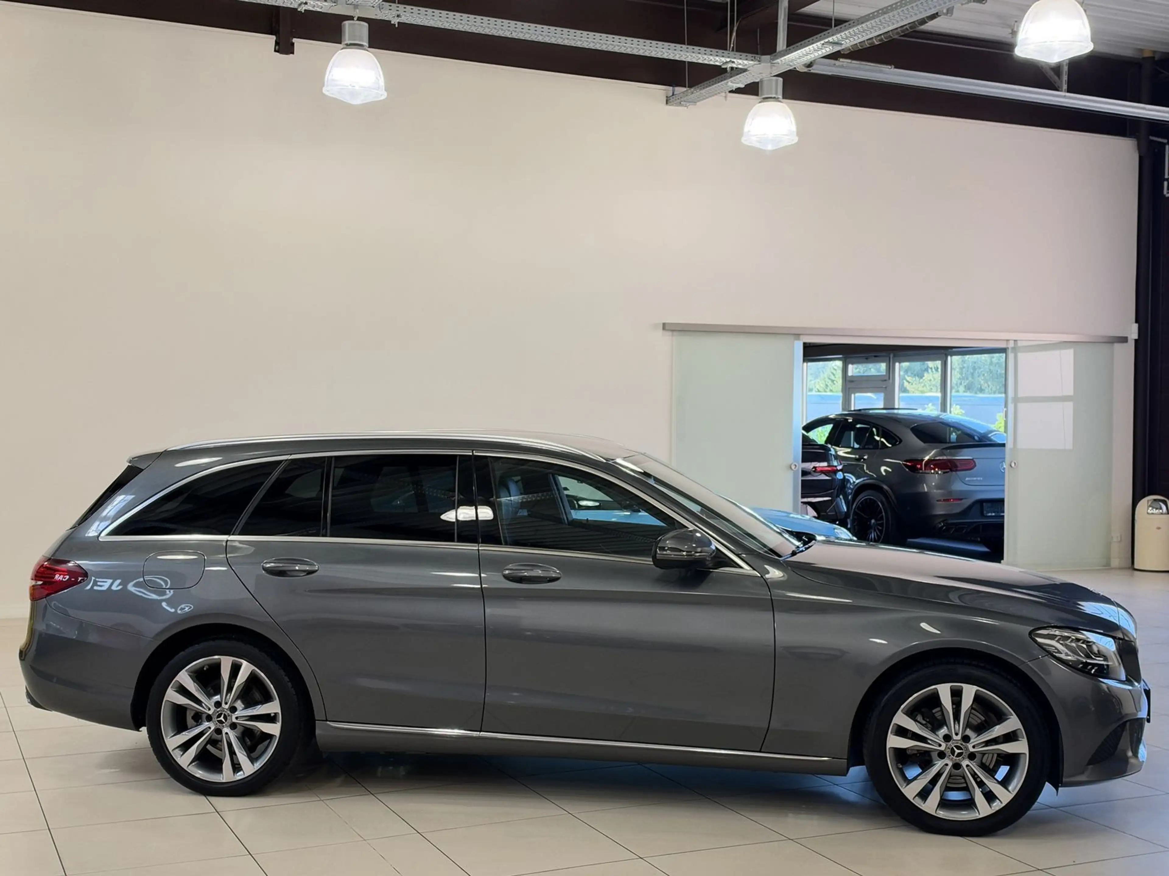 Mercedes-Benz C 220 d T Avantgarde *LED-AHK-Widescreen-Comand* — photo 5