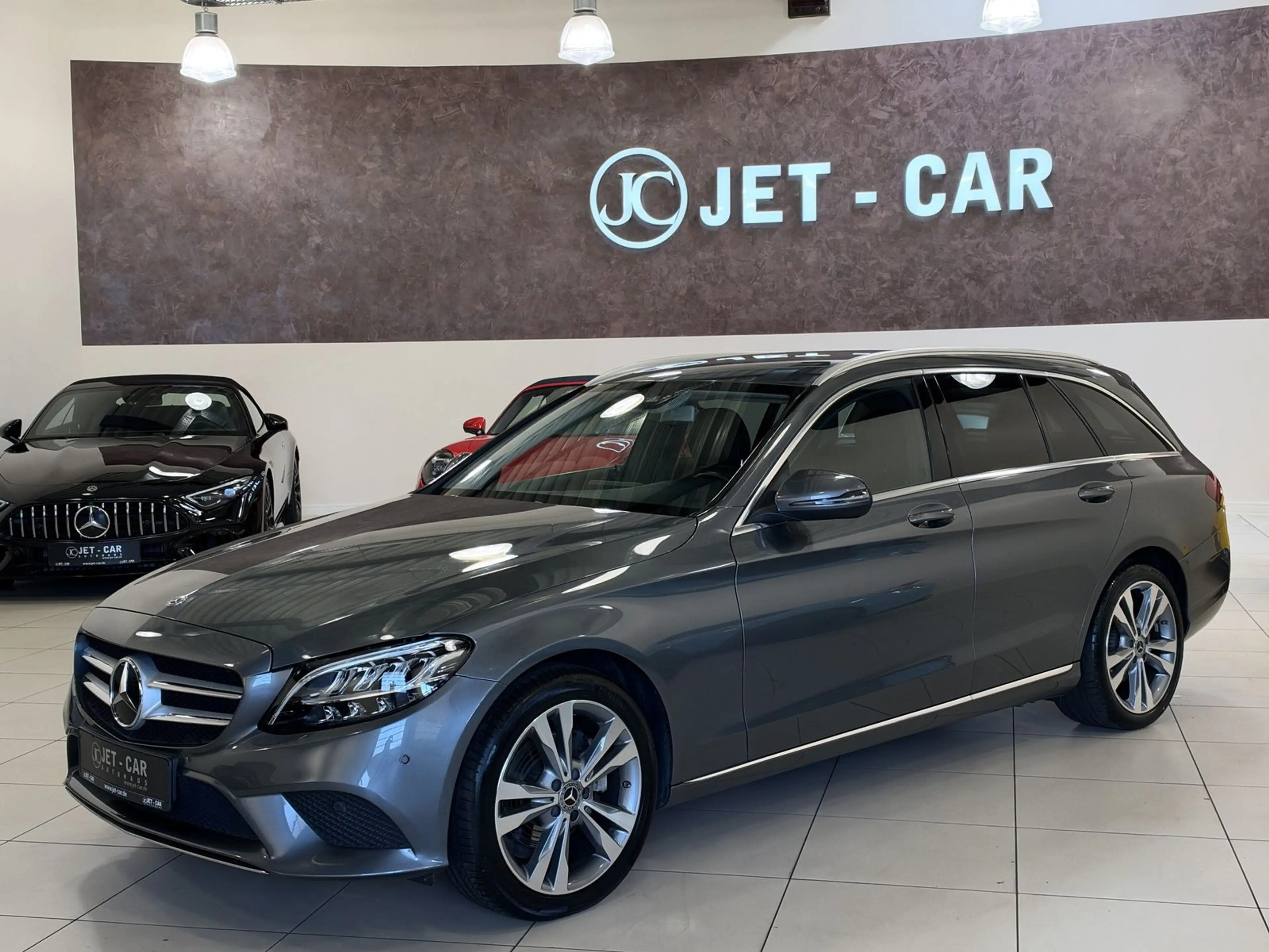Mercedes-Benz C 220 d T Avantgarde *LED-AHK-Widescreen-Comand*