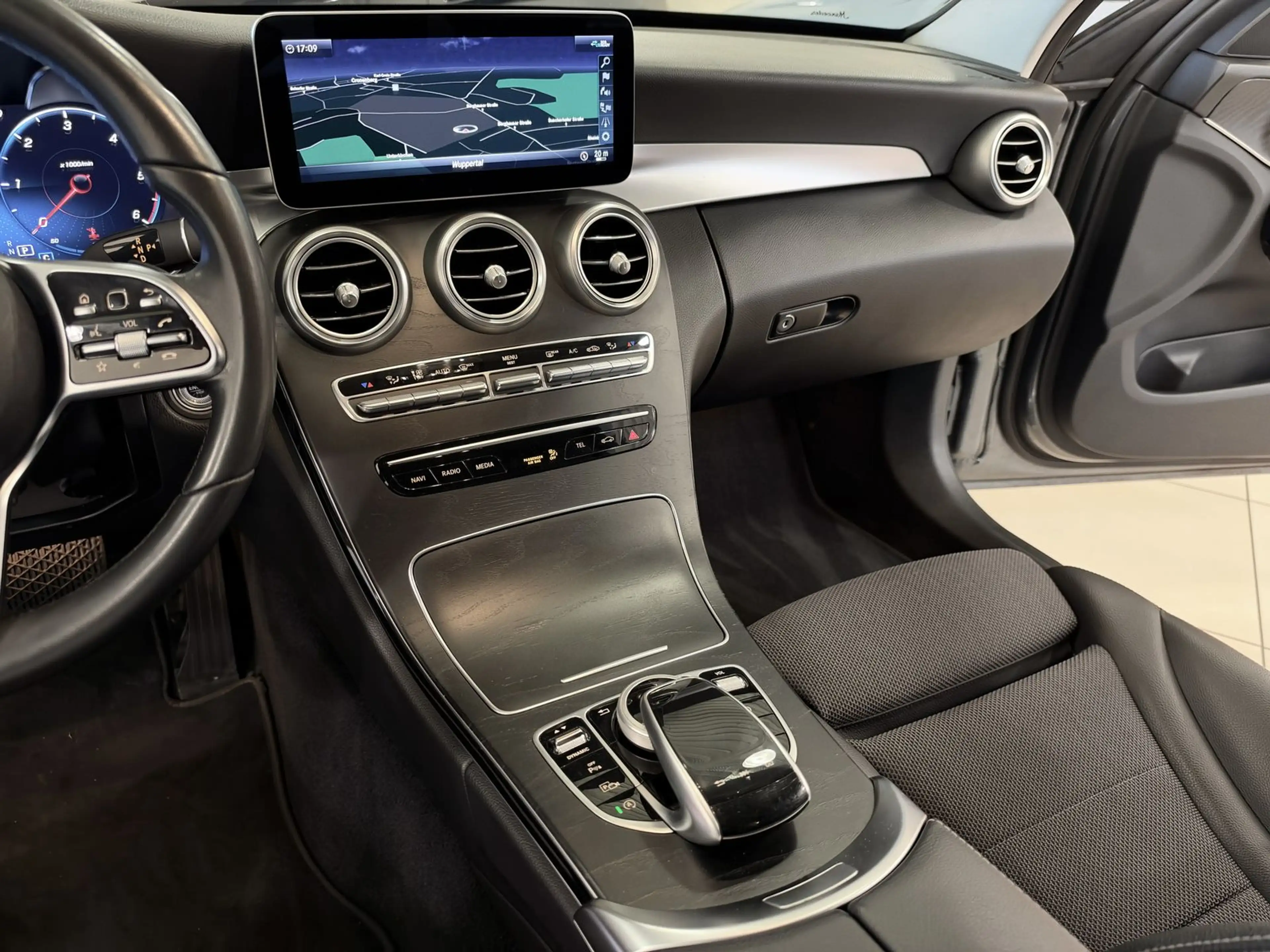 Mercedes-Benz C 220 d T Avantgarde *LED-AHK-Widescreen-Comand* — photo 13
