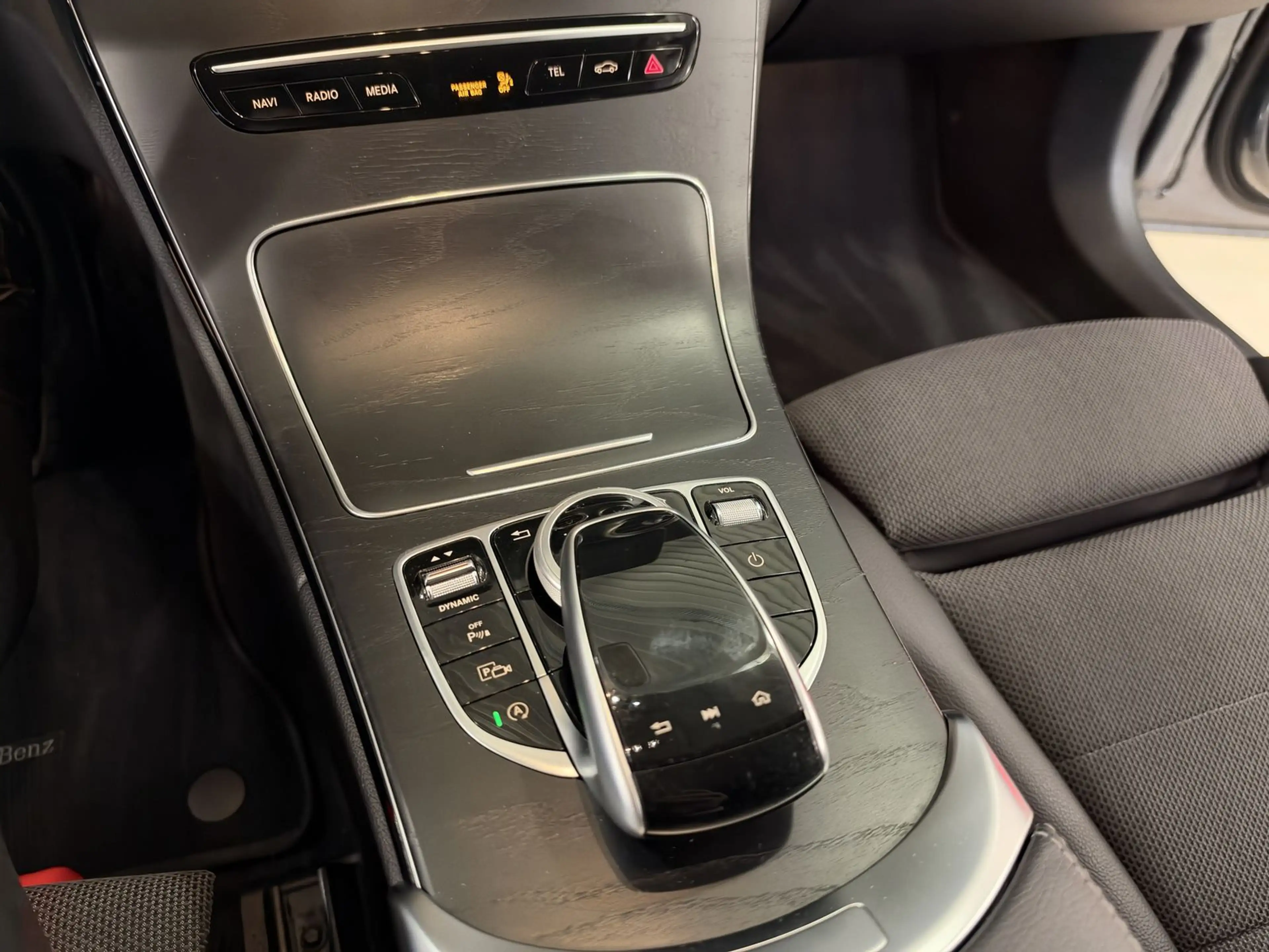 Mercedes-Benz C 220 d T Avantgarde *LED-AHK-Widescreen-Comand* — photo 14