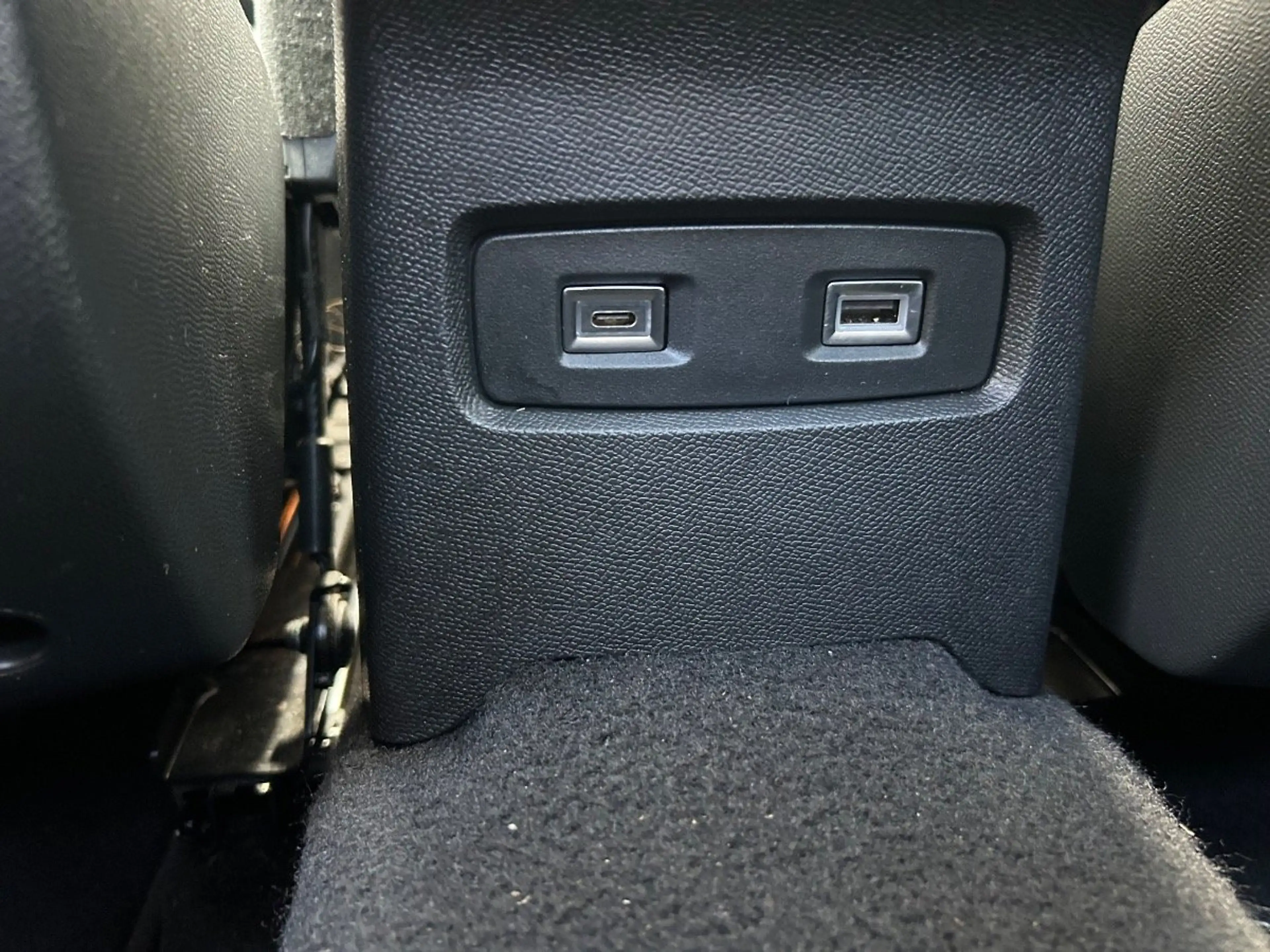 Citroen C4 X 1.2 PureTech 130 Max LED+Navi+2xKlima+Kam. — photo 10