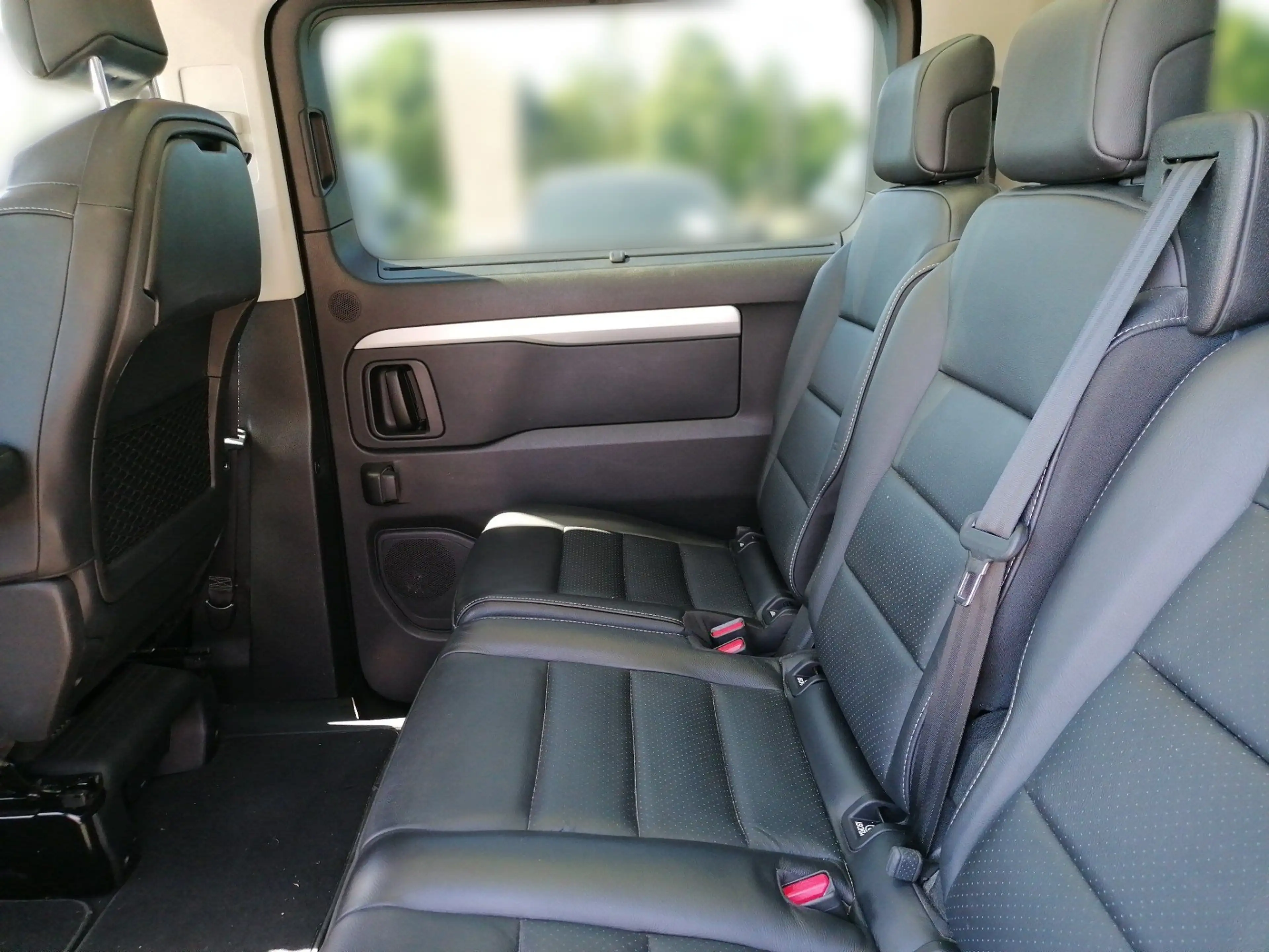 Peugeot Traveller 2.0 BlueHDi 180 L2 Allure ACC AHK PDC — photo 8
