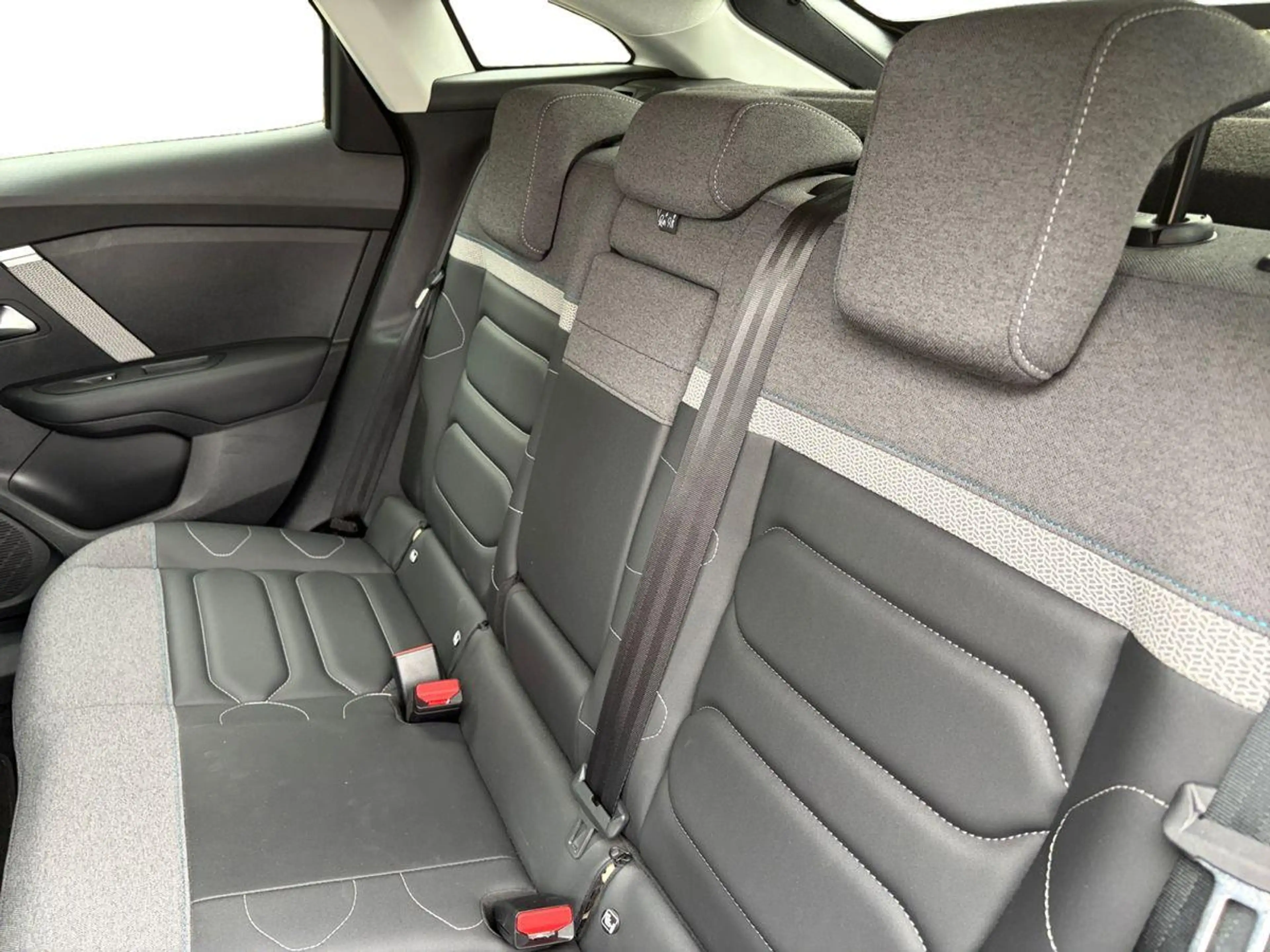 Citroen C4 Shine 1.2 12V e-THP / PureTech Metallic — photo 14