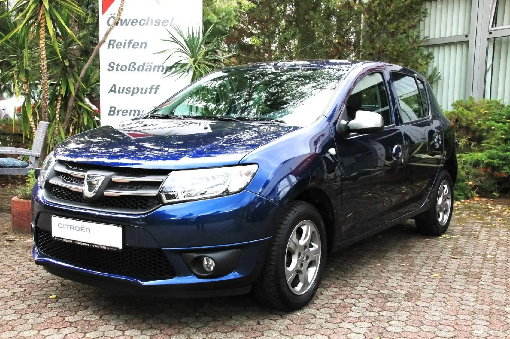 Dacia Sandero Celebration Blau - 1
