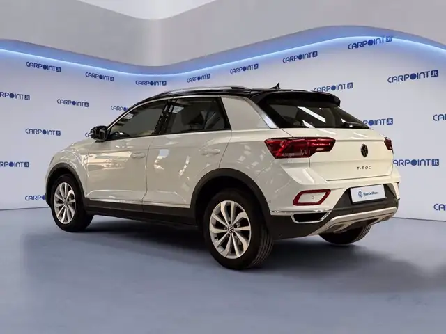 Volkswagen T-Roc view 4