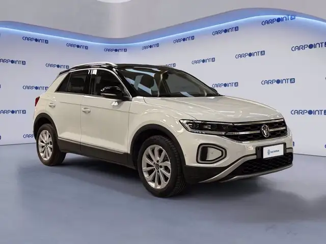 Volkswagen T-Roc view 8