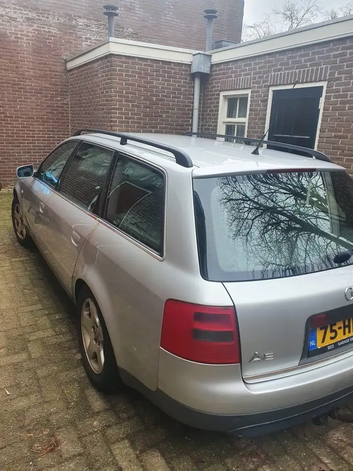 Audi A6 2.4 5V Advance MT Audi A6 Benzine Automaat, foto 2