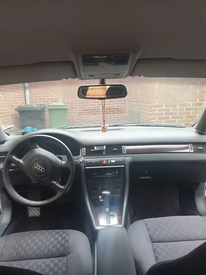Audi A6 2.4 5V Advance MT Audi A6 Benzine Automaat, foto 4