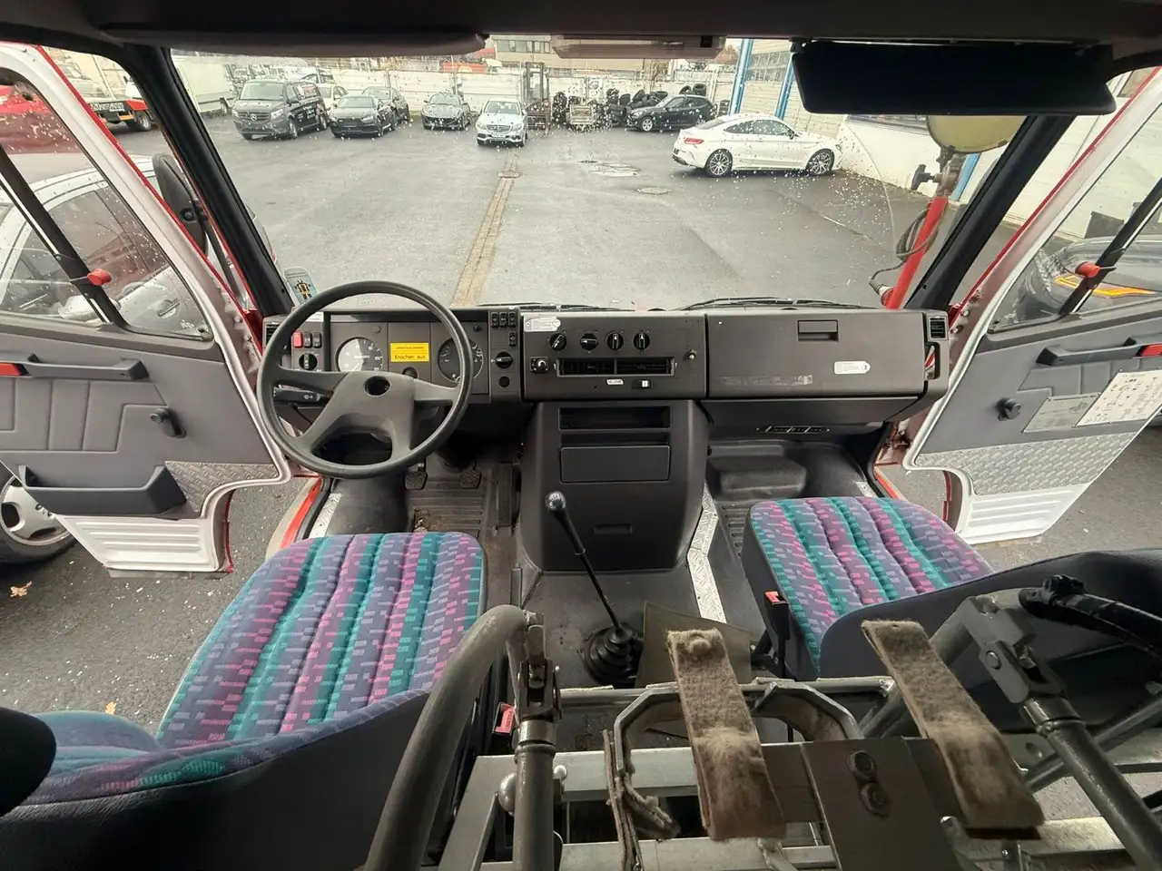 Mercedes-Benz 811D LF 8/6 Vario mit Gruppenkabine, foto 11