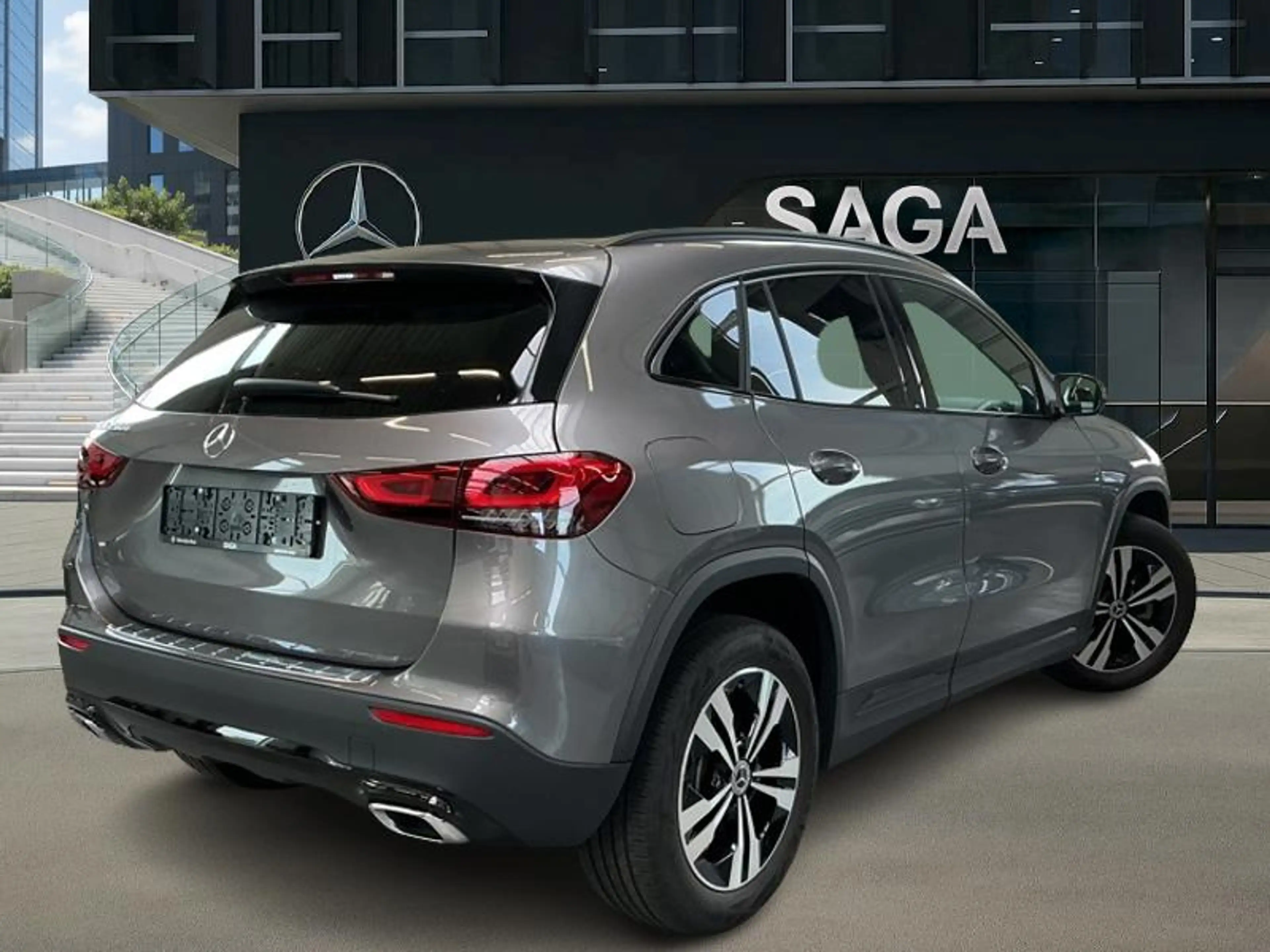 Mercedes-Benz GLA 250 e Luxury Pack Night — photo 2