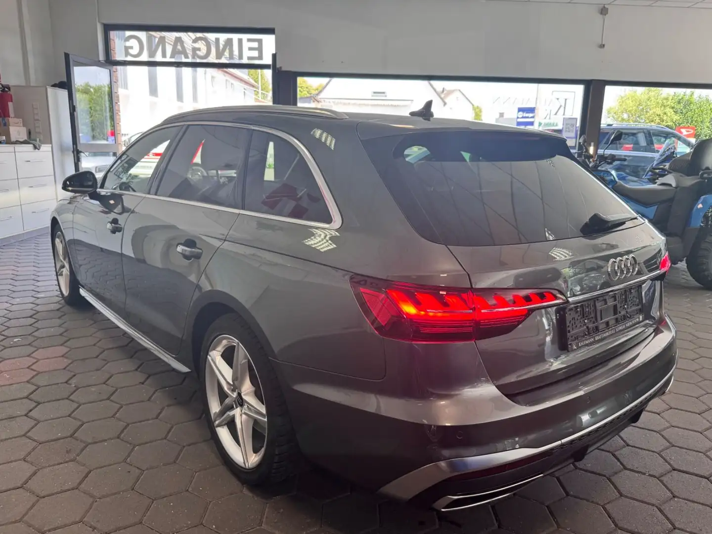 Audi A4 Avant 35TDI S line Sport Plus*MatrixLed*Pano* Grau - 2