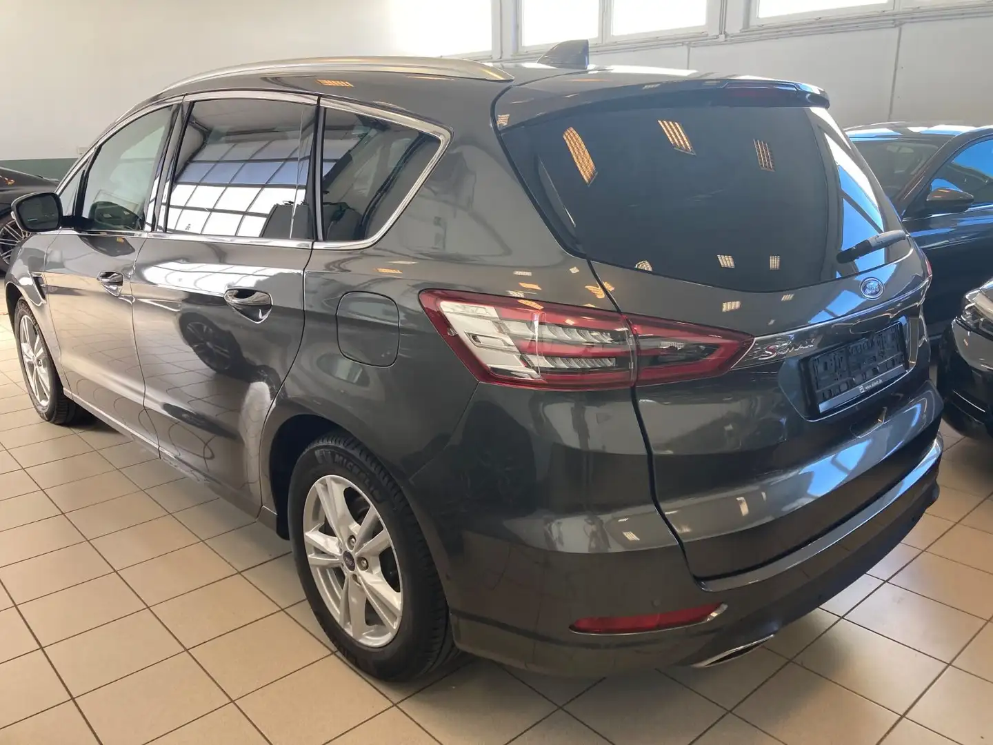 Ford S-Max S-MAX Titanium 2.0 EB NAVI LED ACC KAM TW SPH LH Grau - 2