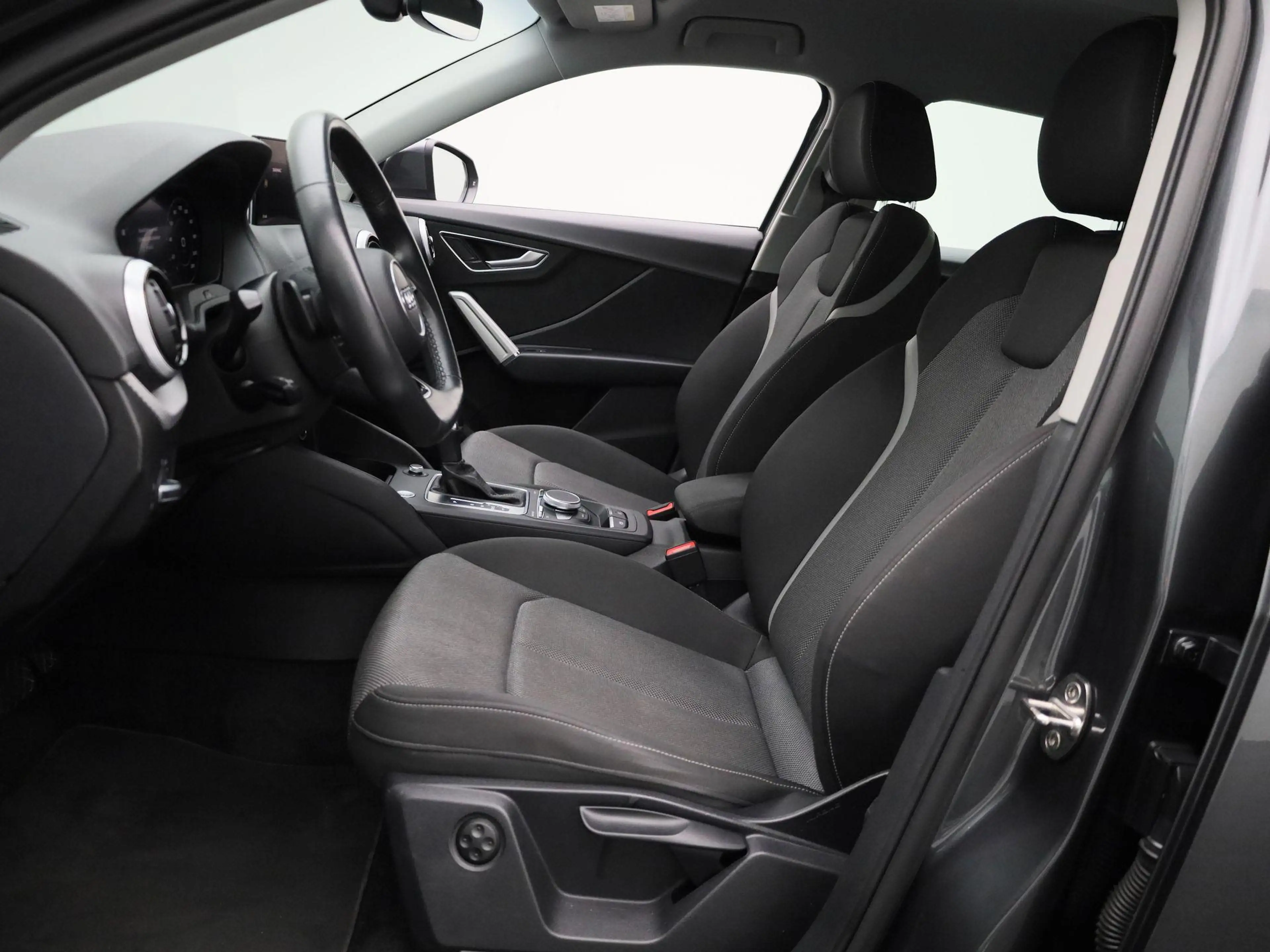 Audi Q2 1.5 35 TFSI 110kW S tronic S Line B. Ed. NAVI | LE — photo 11