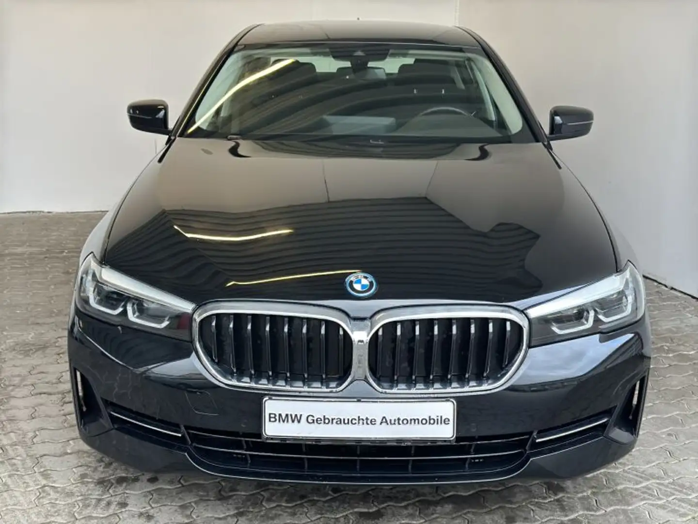 BMW 520 e Lim. Navi.LED.Standheiz.Sport-LR.WLAN.DAB Zwart - 2