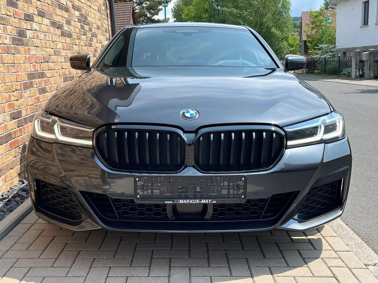 BMW 545 e xDrive M Sport Laser HUD CockpProf AHK Gris - 2