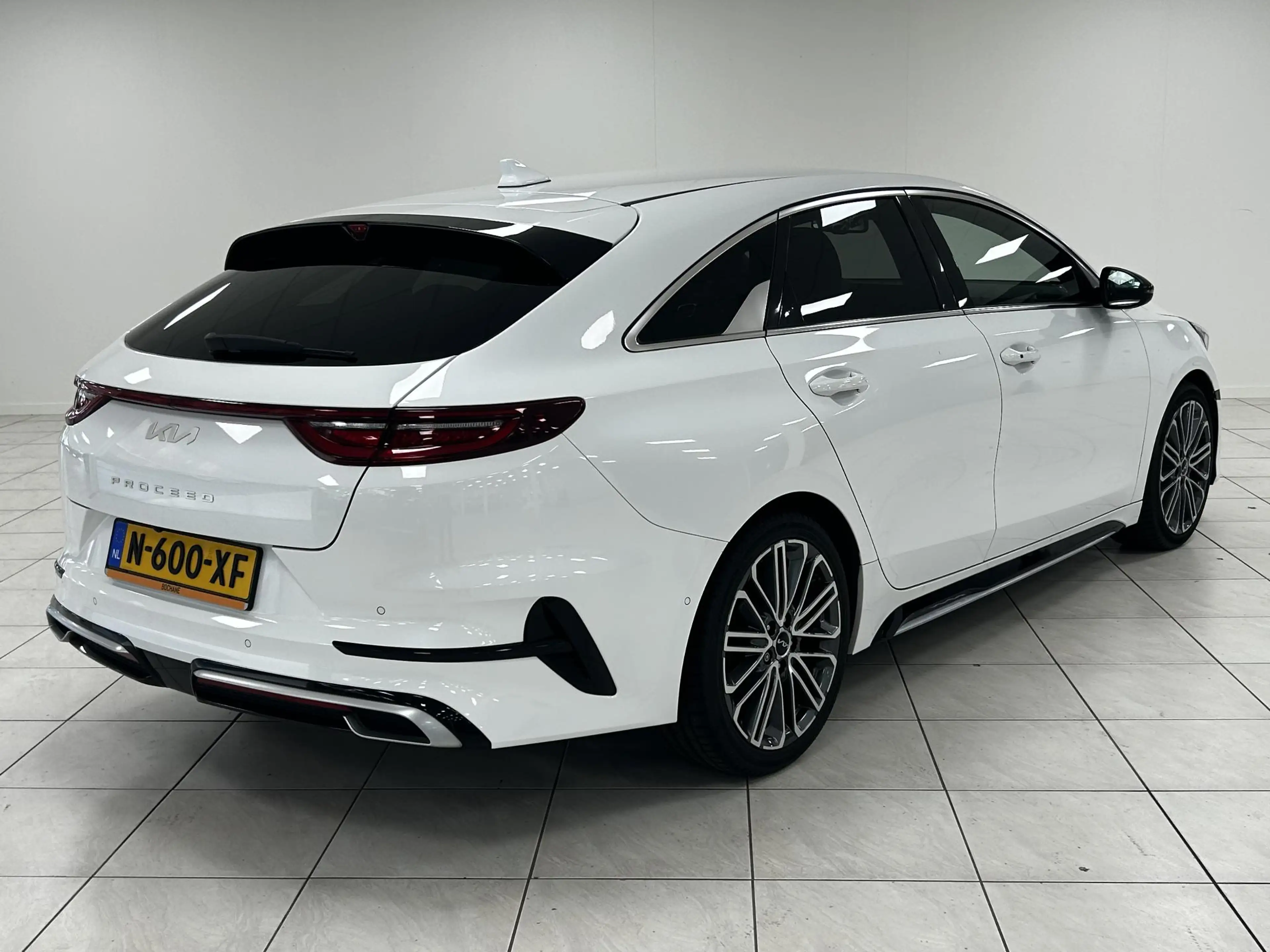 Kia ProCeed / pro_cee'd 1.5 T-GDi GT-PlusLine NAVIGATIE | ACHTERUITRIJCAME — photo 2