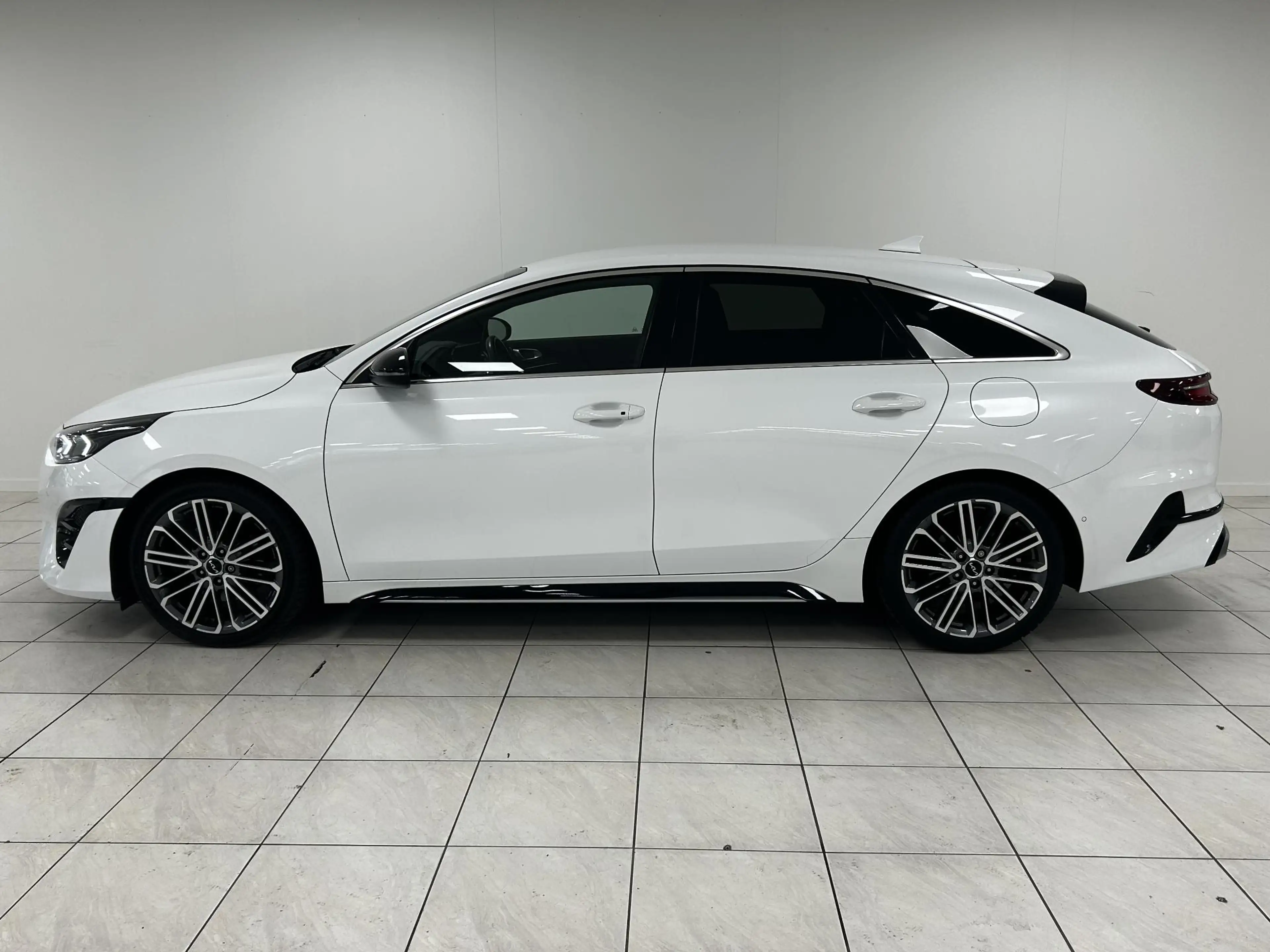 Kia ProCeed / pro_cee'd 1.5 T-GDi GT-PlusLine NAVIGATIE | ACHTERUITRIJCAME — photo 13