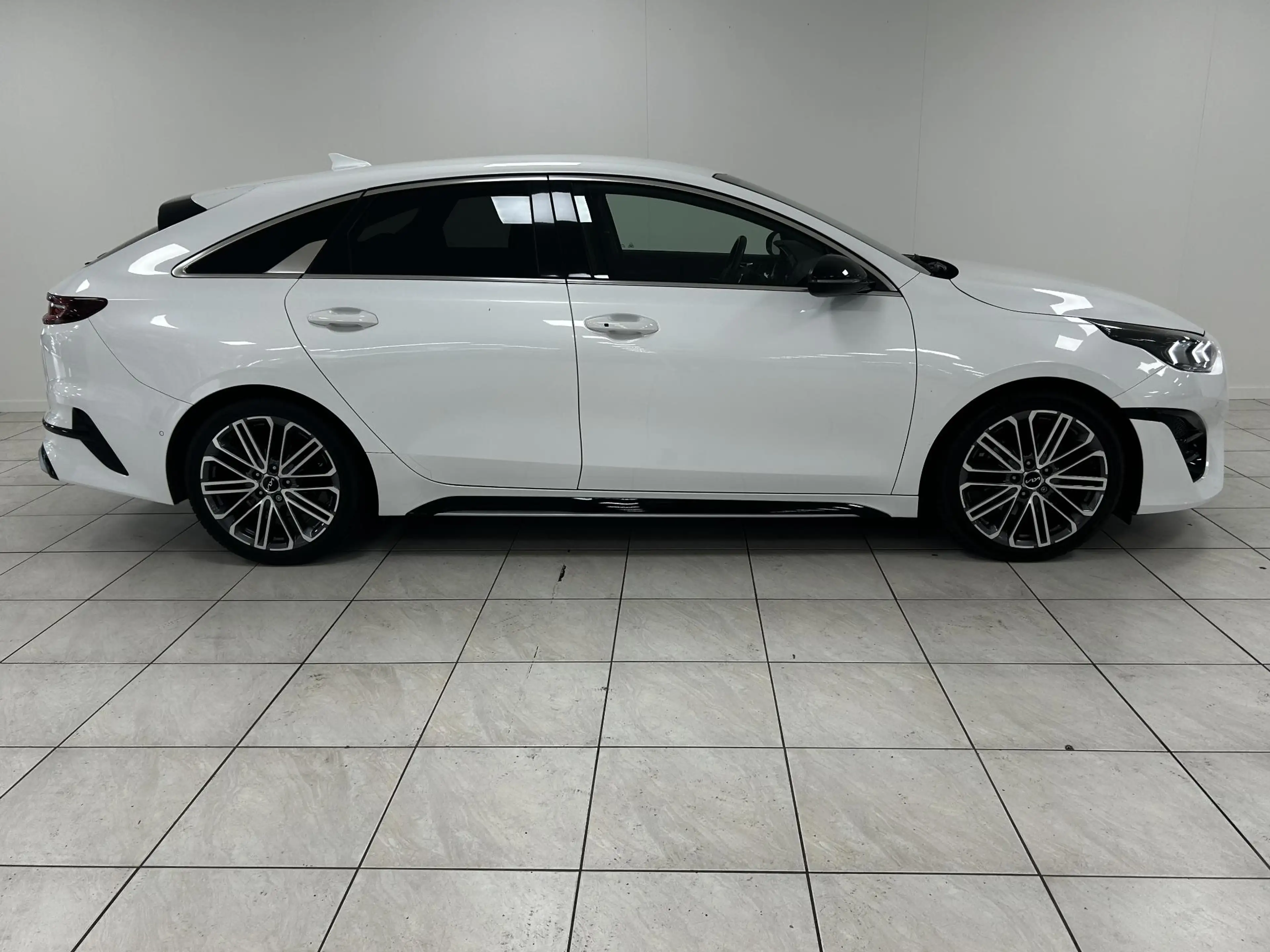 Kia ProCeed / pro_cee'd 1.5 T-GDi GT-PlusLine NAVIGATIE | ACHTERUITRIJCAME — photo 14