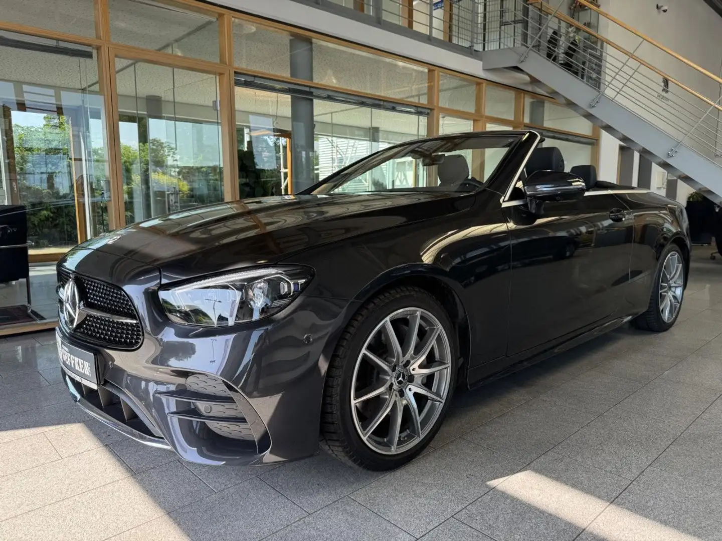 Mercedes-Benz E 200 Cabrio AMG Line, 360°, Airscarf, Burmester! Grau - 2