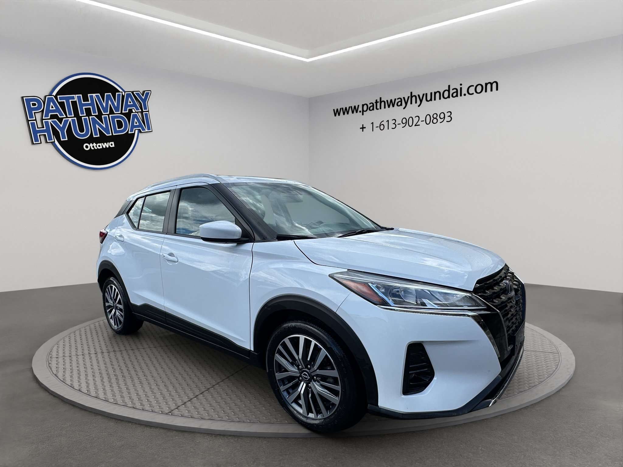 2025 Nissan Kicks SV | Reverse Cam | Heated Seats