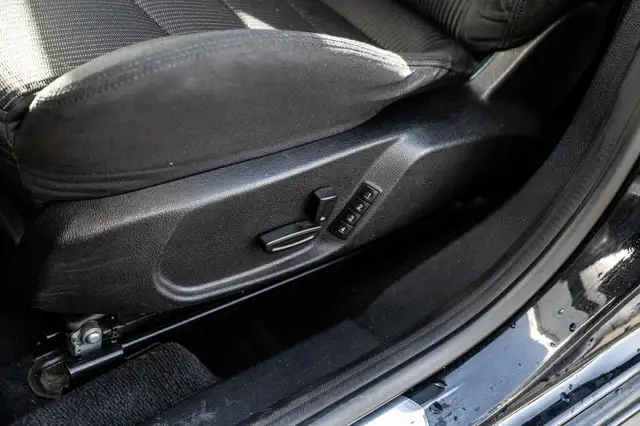 Ford Mondeo view 12