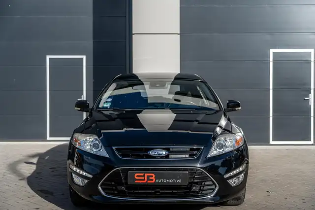 Ford Mondeo view 4