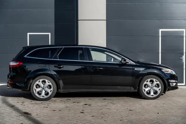 Ford Mondeo view 6