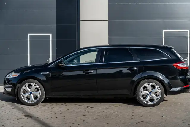 Ford Mondeo view 7