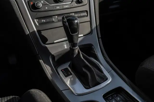 Ford Mondeo view 28