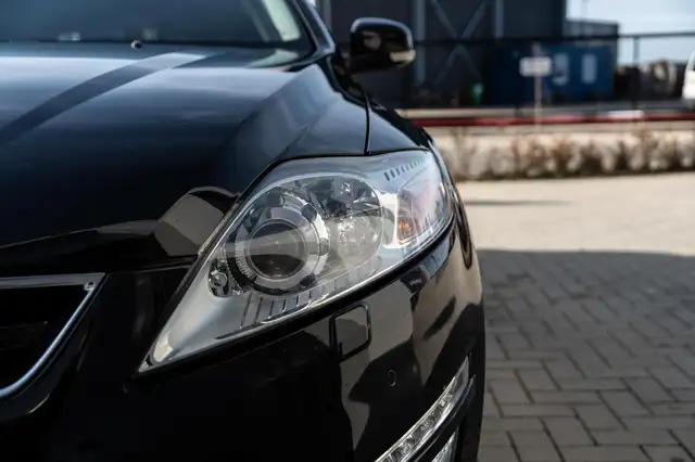 Ford Mondeo view 14