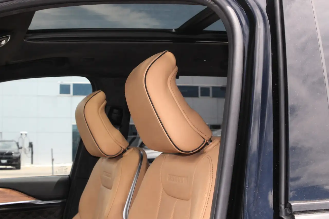 Jeep Grand Cherokee photo Jeep Grand Cherokee