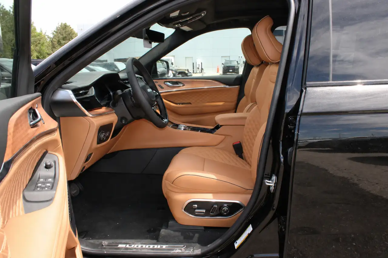 Jeep Grand Cherokee photo Jeep Grand Cherokee